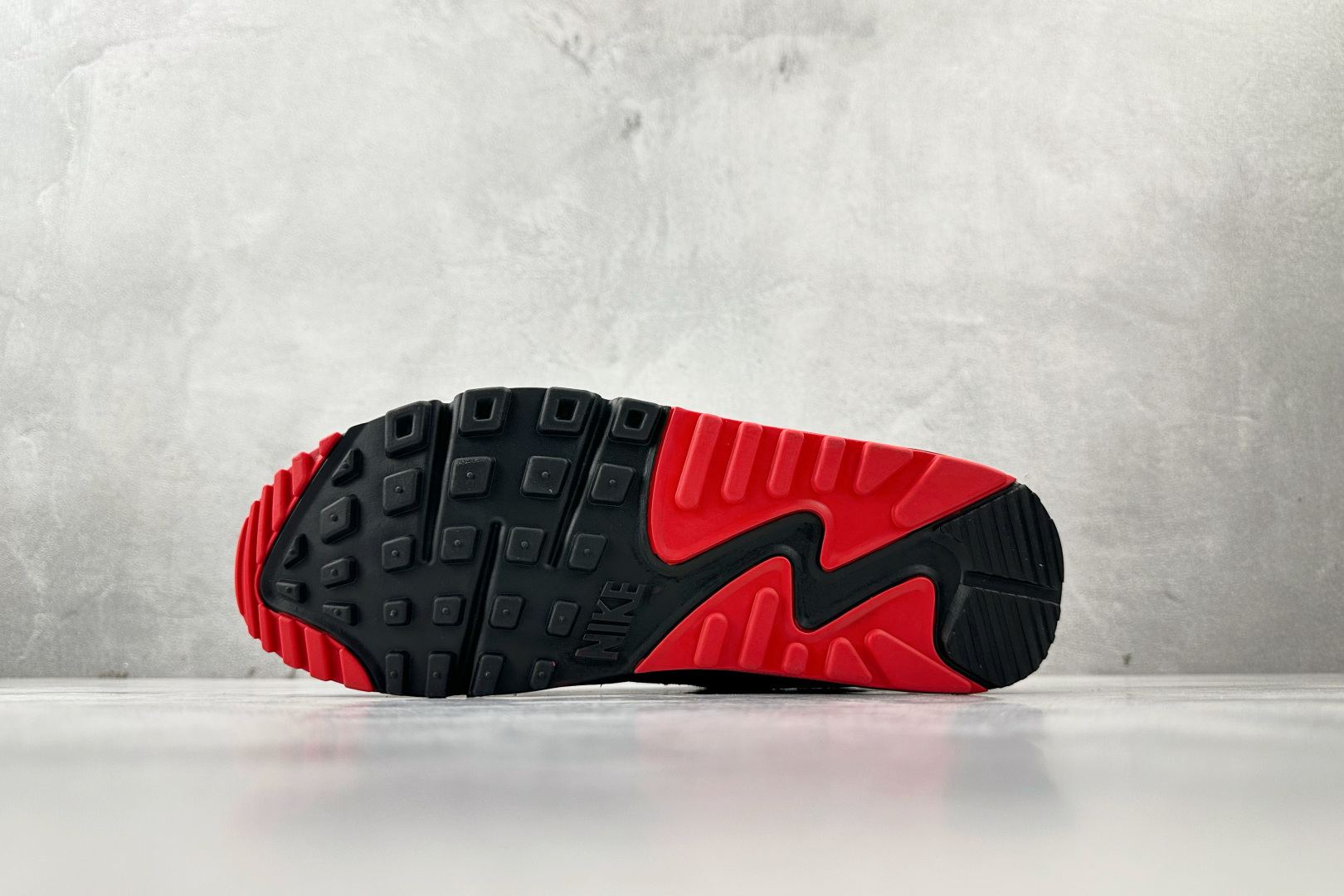 平台专供 Nike Air Max 90 灰红黑 DM0029-007-Top High Quatity Cheap Sneakers Fashion Clothing Clothes Bags handbags Shoes of all Brand wholesale With The best Quality And Beautiful Price from China Factory Chinese suppliers wholesaler seller 平台专供 Nike Air Max 90 灰红黑 DM0029-007
