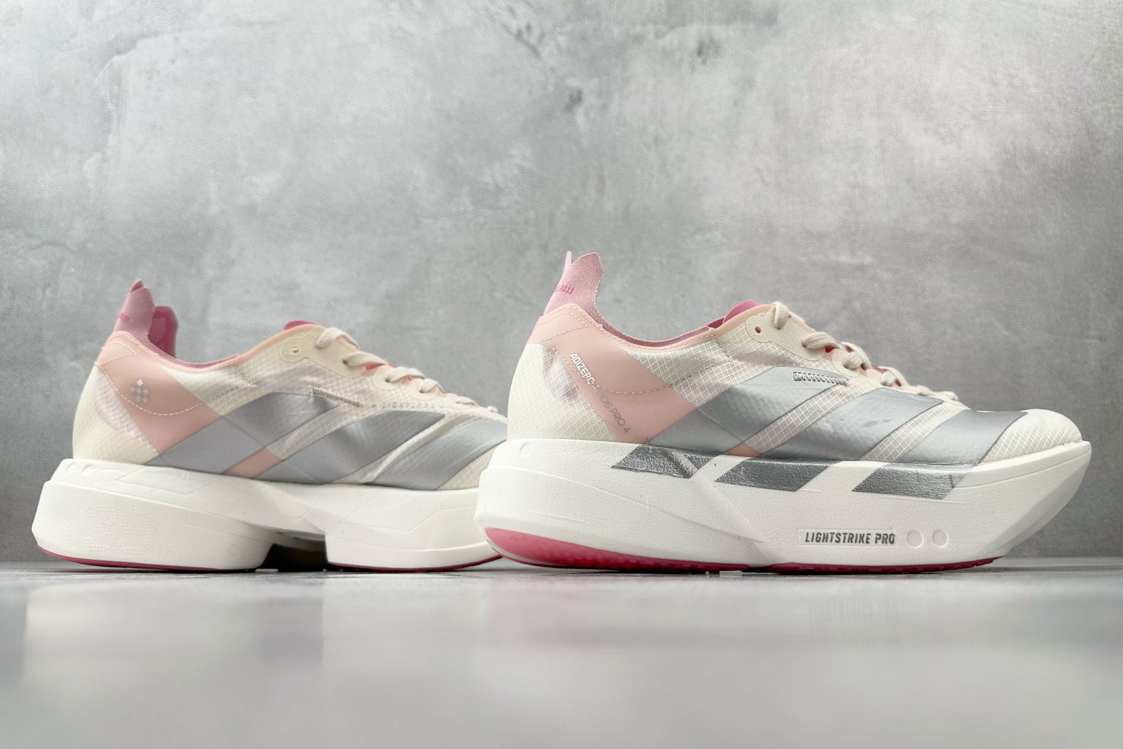 220 adidas Adizero Adios Pro 4 浅米色 JQ4445