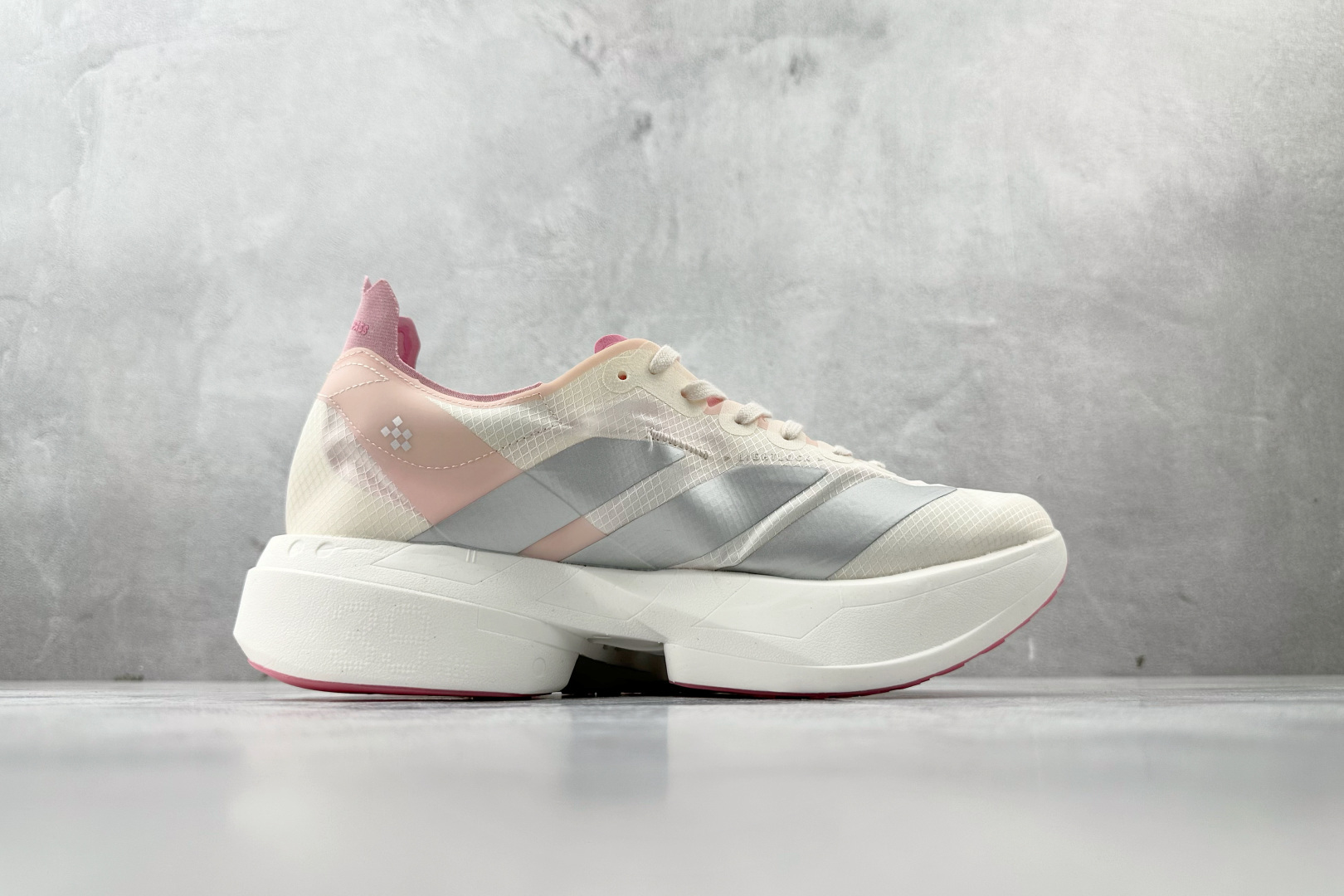 220 adidas Adizero Adios Pro 4 浅米色 JQ4445