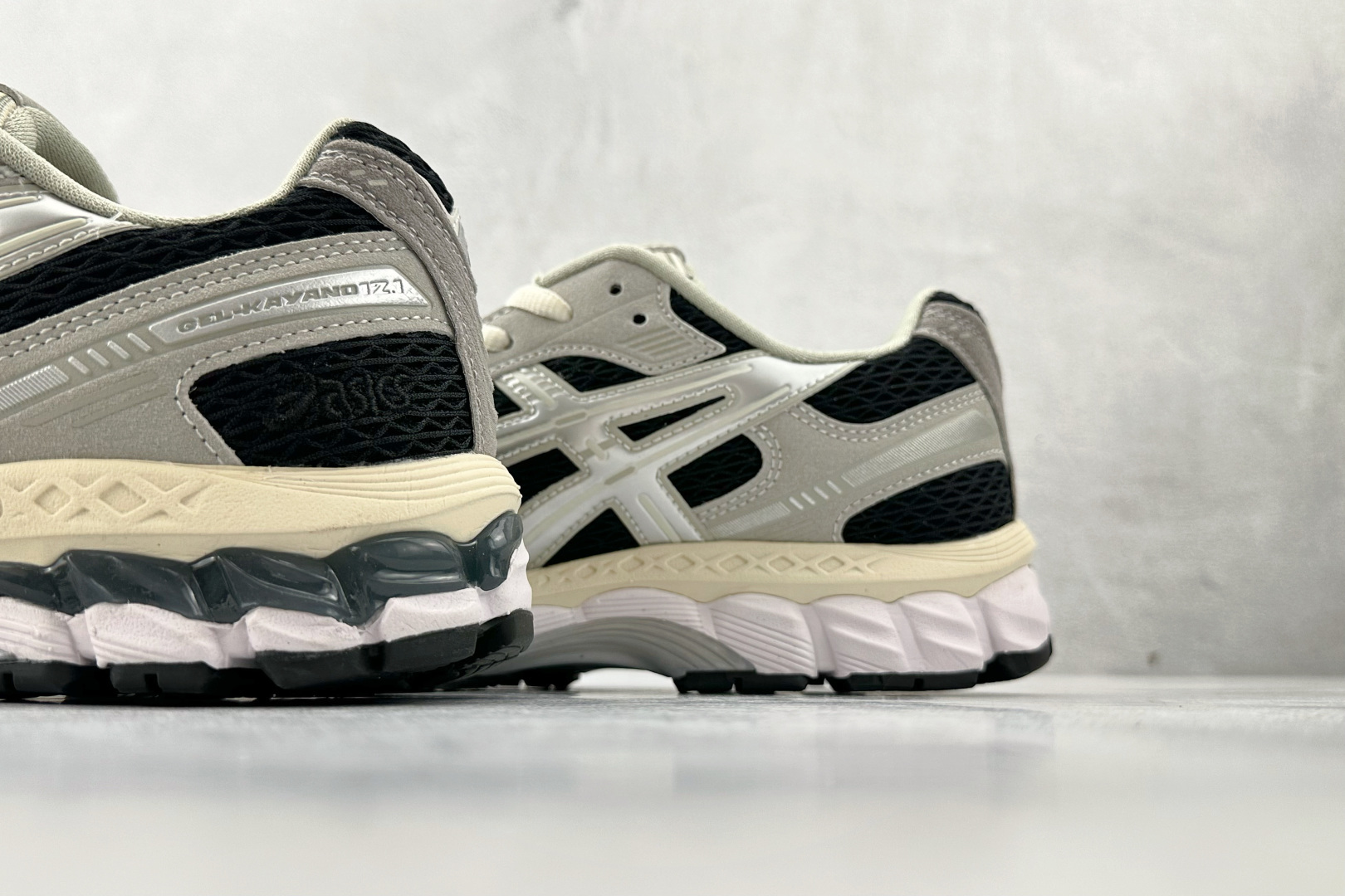 210 外贸订单 配色齐全 正确版本 完美还原 KITH x ASICS GEL-Kayano 12.1 灰黑色 1203A846-020