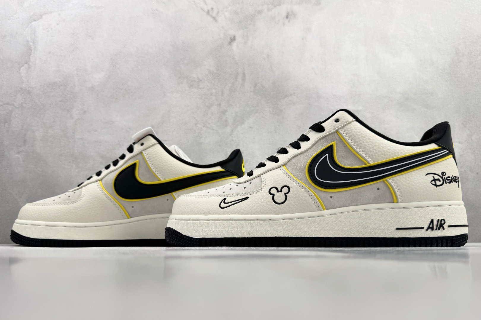260 Nike Air Force 1'07 LX “Disney” 白黑 SY1388-021-Chinese UA Cheap High Quatity Brand Clothes Bags handbags Sneakers wholesale wholesaler seller from China Factory suppliers Fashion Clothing Shoes best Quality Beautiful Price 260 Nike Air Force 1'07 LX “Disney” 白黑 SY1388-021