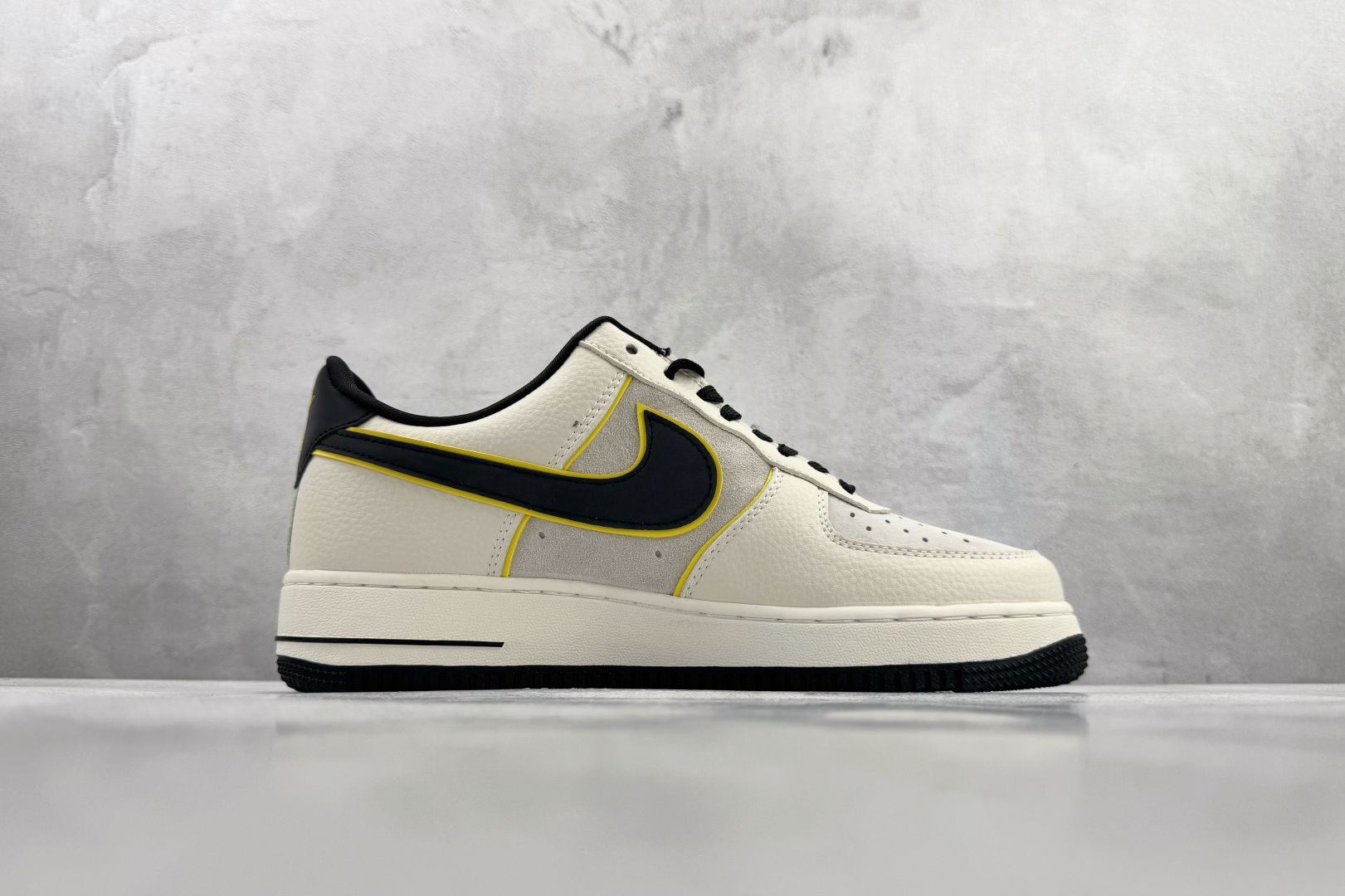 260 Nike Air Force 1'07 LX “Disney” 白黑 SY1388-021-Chinese UA Cheap High Quatity Brand Clothes Bags handbags Sneakers wholesale wholesaler seller from China Factory suppliers Fashion Clothing Shoes best Quality Beautiful Price 260 Nike Air Force 1'07 LX “Disney” 白黑 SY1388-021