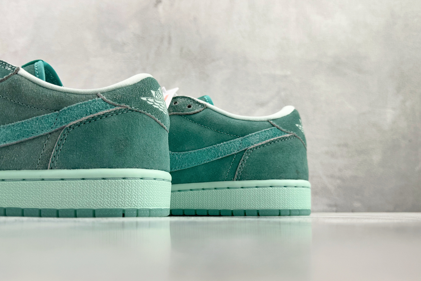 210 平台爆款 Jordan Air Jordan 1 Low OG“Washed Teal” 蓝绿色 HQ8111-300-Chinese UA Cheap High Quatity Brand Clothes Bags handbags Sneakers wholesale wholesaler seller from China Factory suppliers Fashion Clothing Shoes best Quality Beautiful Price 210 平台爆款 Jordan Air Jordan 1 Low OG“Washed Teal” 蓝绿色 HQ8111-300