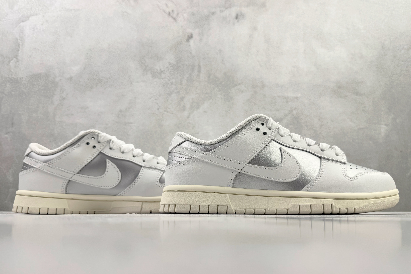 220 Nike Dunk Low Metallic 银白 IB7311-001-Chinese UA Cheap High Quatity Brand Clothes Bags handbags Sneakers wholesale wholesaler seller from China Factory suppliers Fashion Clothing Shoes best Quality Beautiful Price 220 Nike Dunk Low Metallic 银白 IB7311-001