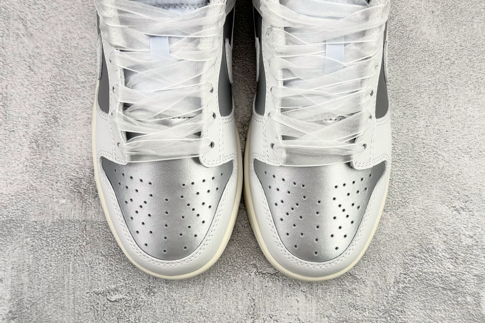 220 Nike Dunk Low Metallic 银白 IB7311-001-Chinese UA Cheap High Quatity Brand Clothes Bags handbags Sneakers wholesale wholesaler seller from China Factory suppliers Fashion Clothing Shoes best Quality Beautiful Price 220 Nike Dunk Low Metallic 银白 IB7311-001