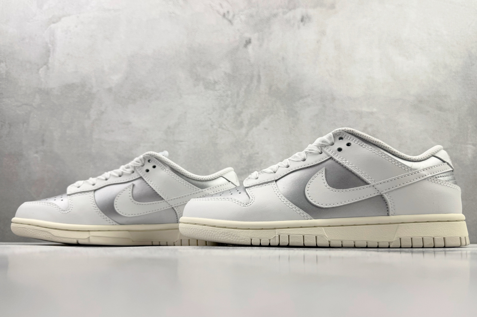 220 Nike Dunk Low Metallic 银白 IB7311-001-Chinese UA Cheap High Quatity Brand Clothes Bags handbags Sneakers wholesale wholesaler seller from China Factory suppliers Fashion Clothing Shoes best Quality Beautiful Price 220 Nike Dunk Low Metallic 银白 IB7311-001