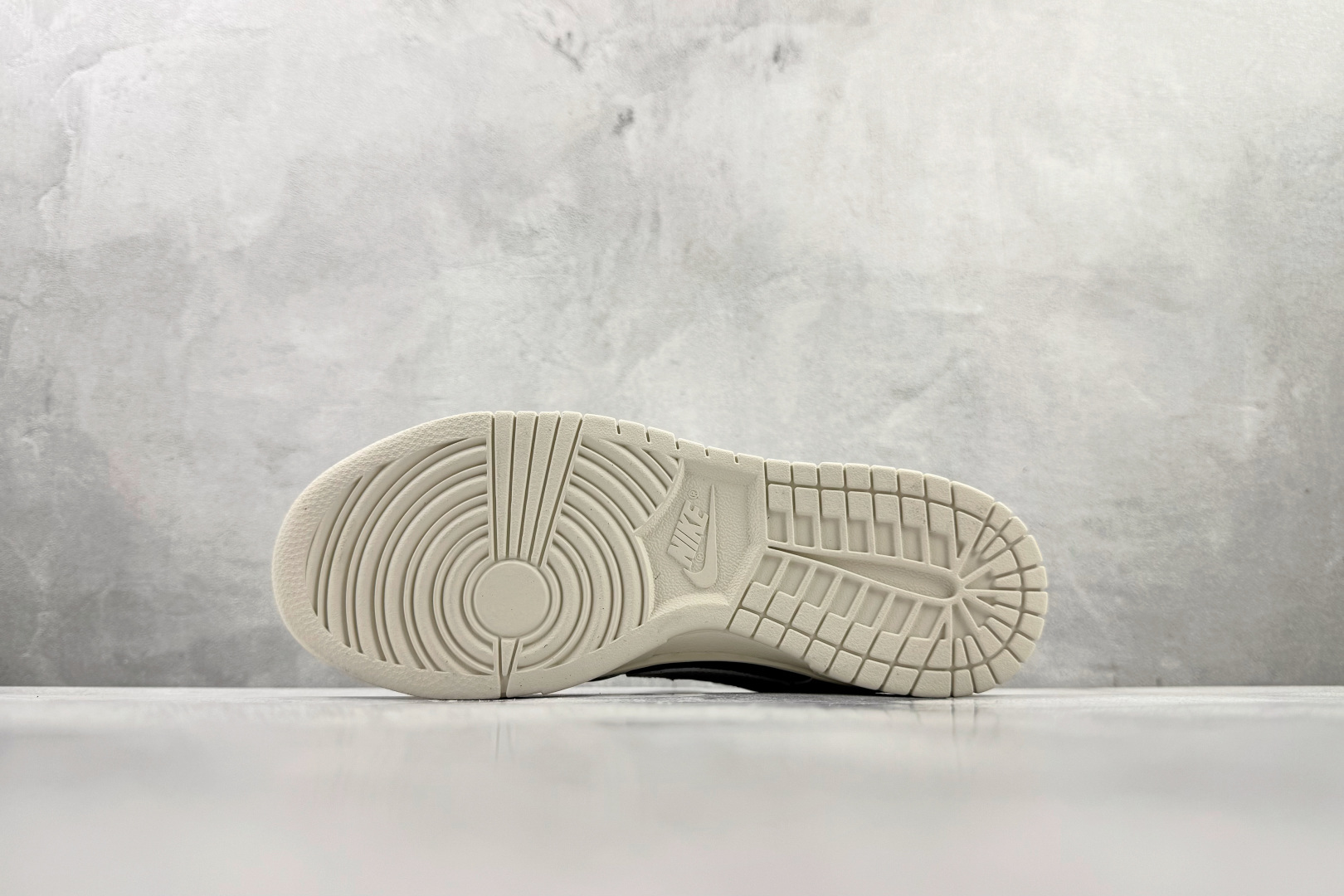 220 Nike Dunk Low Metallic 银白 IB7311-001-Chinese UA Cheap High Quatity Brand Clothes Bags handbags Sneakers wholesale wholesaler seller from China Factory suppliers Fashion Clothing Shoes best Quality Beautiful Price 220 Nike Dunk Low Metallic 银白 IB7311-001