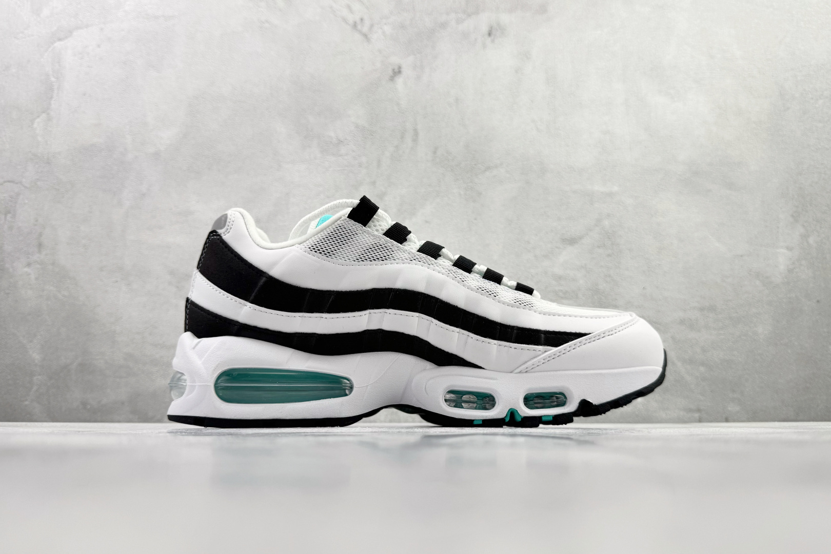 口碑神作 Nike Air Max 95 OG 白黑蓝货号：IM7409-100尺码：40 40.5 4