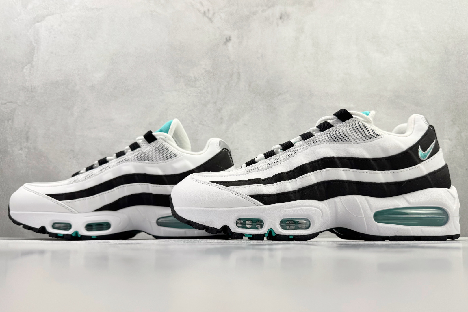 口碑神作 Nike Air Max 95 OG 白黑蓝货号：IM7409-100尺码：40 40.5 4