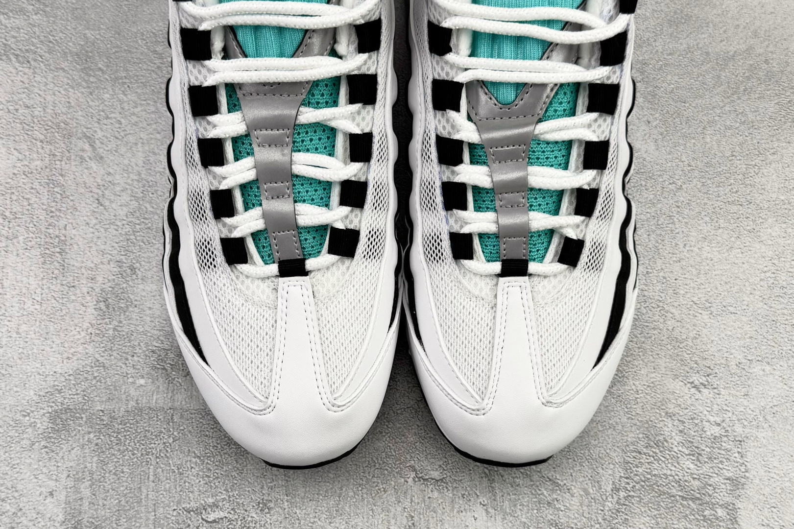 口碑神作 Nike Air Max 95 OG 白黑蓝货号：IM7409-100尺码：40 40.5 4