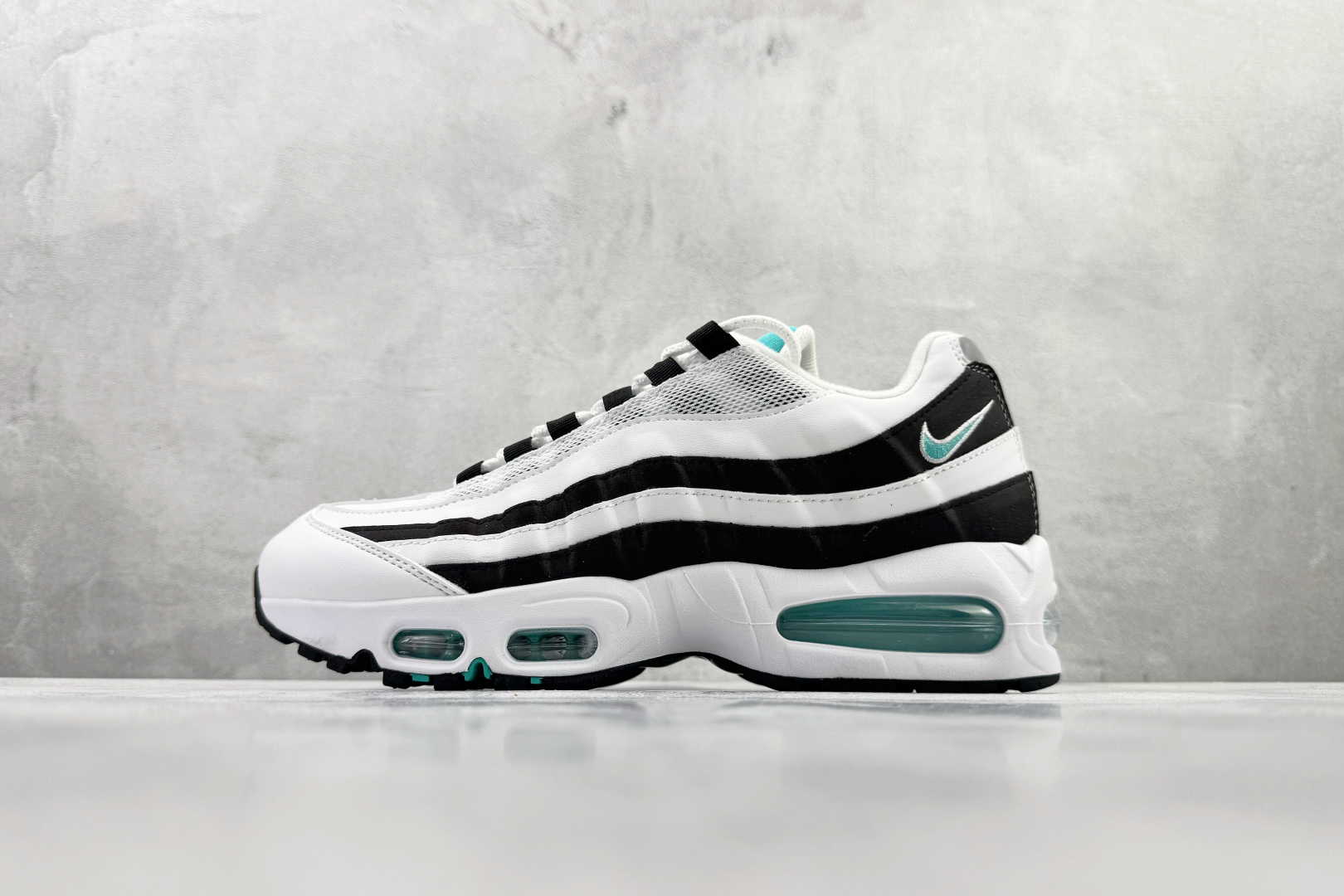 口碑神作 Nike Air Max 95 OG 白黑蓝货号：IM7409-100尺码：40 40.5 4