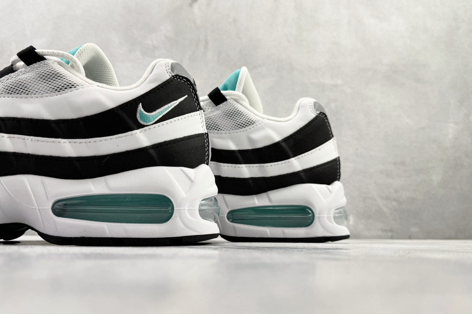 口碑神作 Nike Air Max 95 OG 白黑蓝货号：IM7409-100尺码：40 40.5 4