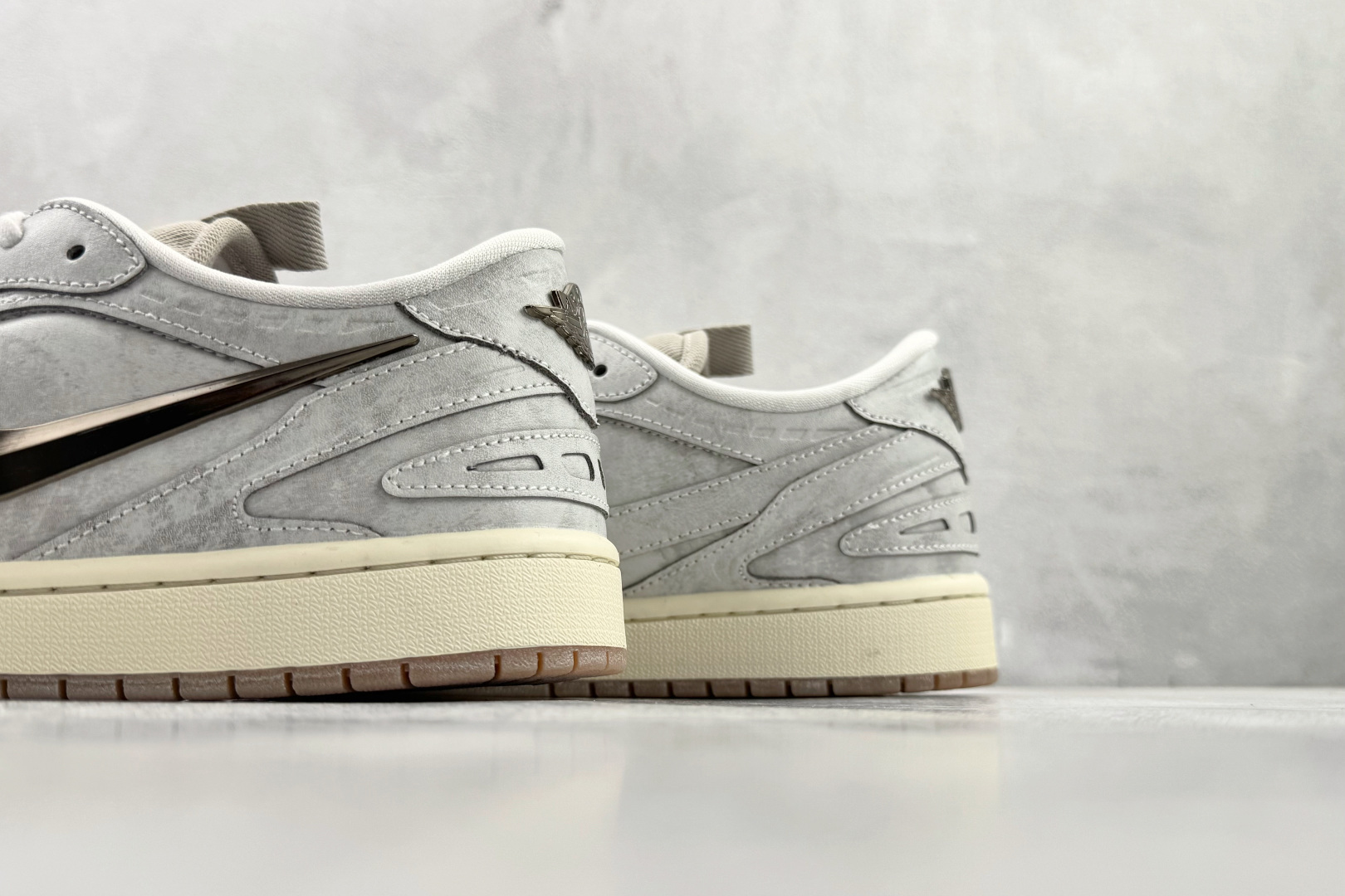 Jordan Air Jordan 1 Low Method of Make v3 浅灰 IM6662-181-Top High Quatity Cheap Sneakers Fashion Clothing Clothes Bags handbags Shoes of all Brand wholesale With The best Quality And Beautiful Price from China Factory Chinese suppliers wholesaler seller Jordan Air Jordan 1 Low Method of Make v3 浅灰 IM6662-181