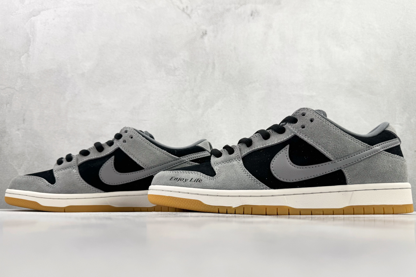 280 Nike Dunk SB Low “DARK SMOKE GREY” 灰黑色 HF3063-001