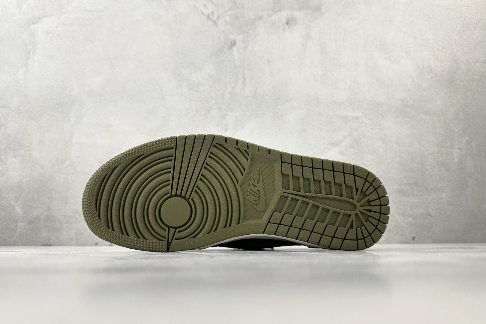 260 Jordan Air Jordan 1 Low 绿色 HQ6998-200