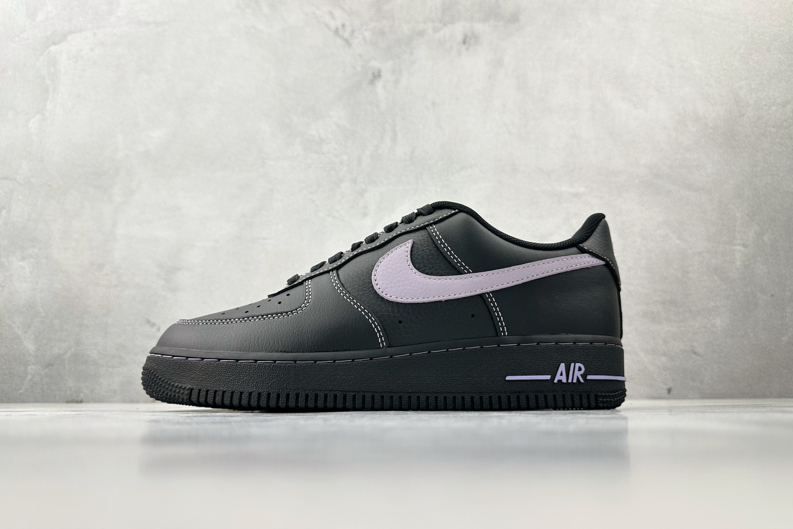 原厂皮 Nike Air Force 1 Low 黑紫色货号：HQ2037-001尺码：35.5 36 