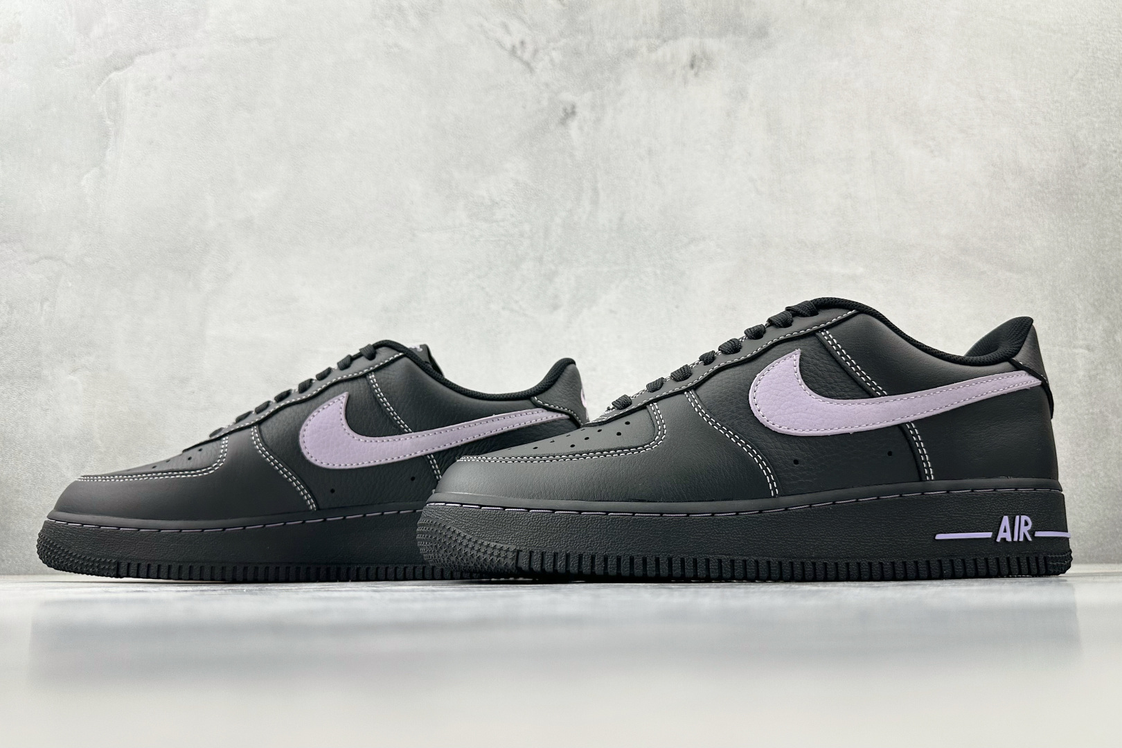 原厂皮 Nike Air Force 1 Low 黑紫色货号：HQ2037-001尺码：35.5 36 