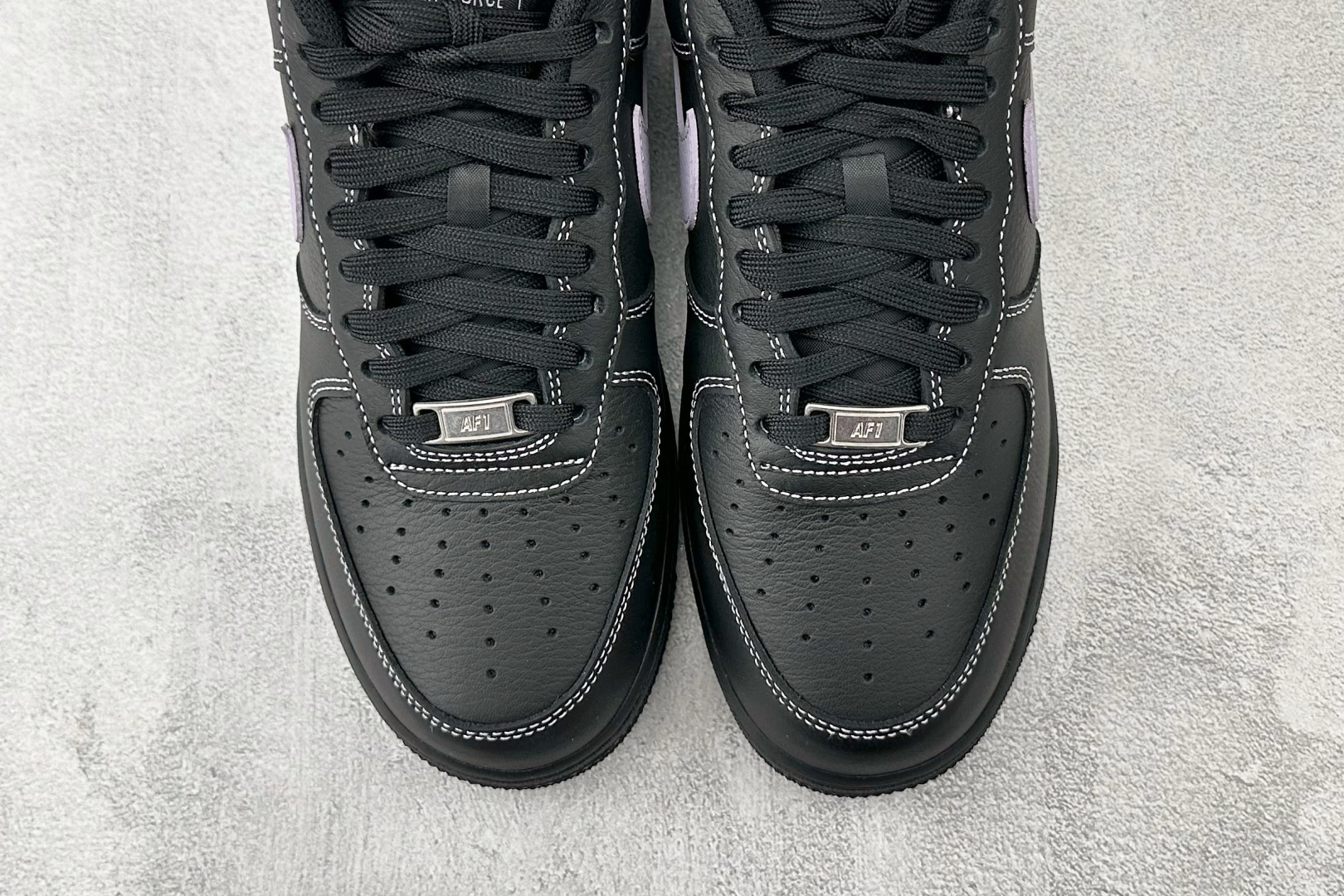 原厂皮 Nike Air Force 1 Low 黑紫色货号：HQ2037-001尺码：35.5 36 