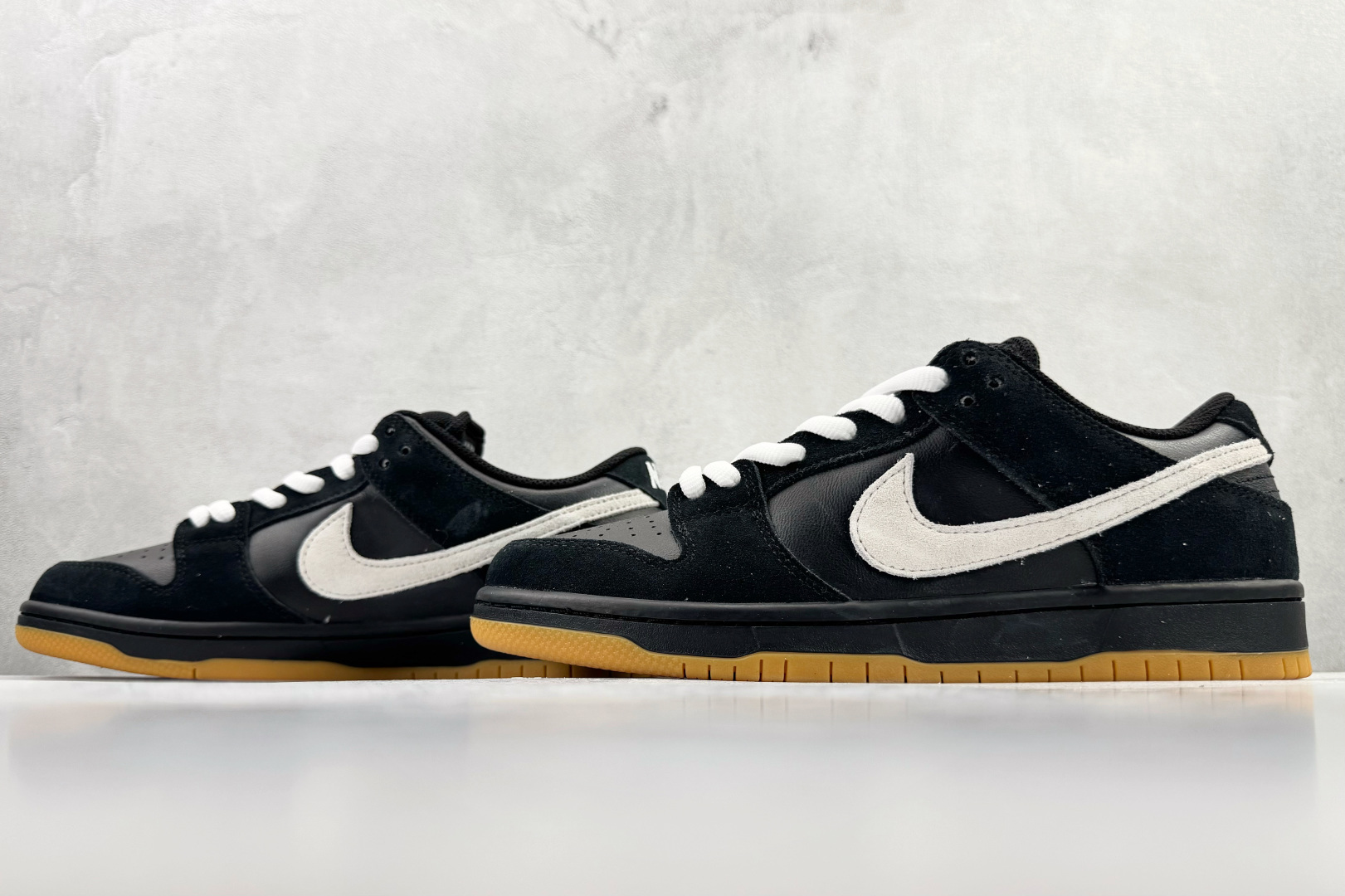 Nike Dunk SB LOW PRO “Black Suede/White/Gume” 黑白棕 HF3704-003
