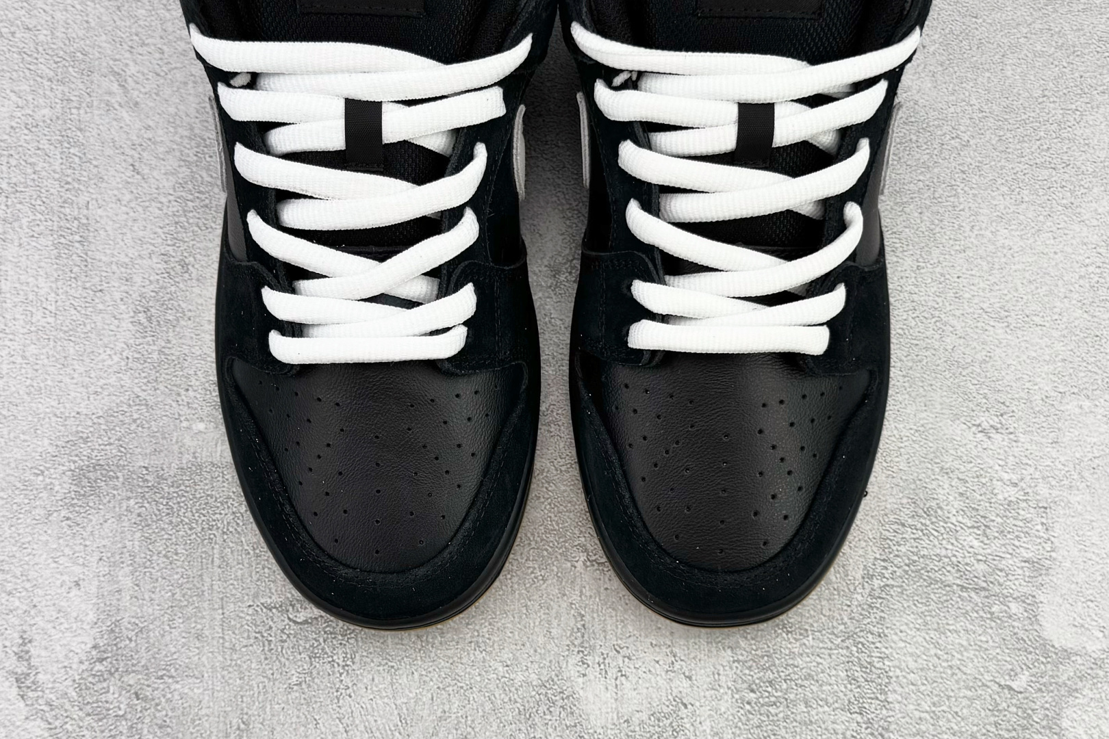 Nike Dunk SB LOW PRO “Black Suede/White/Gume” 黑白棕 HF3704-003