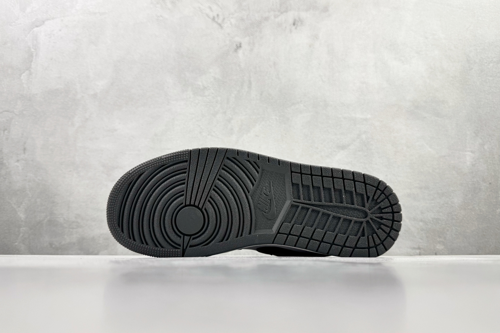 平台爆款 Jordan Air Jordan 1 Low 灰白 553558-044