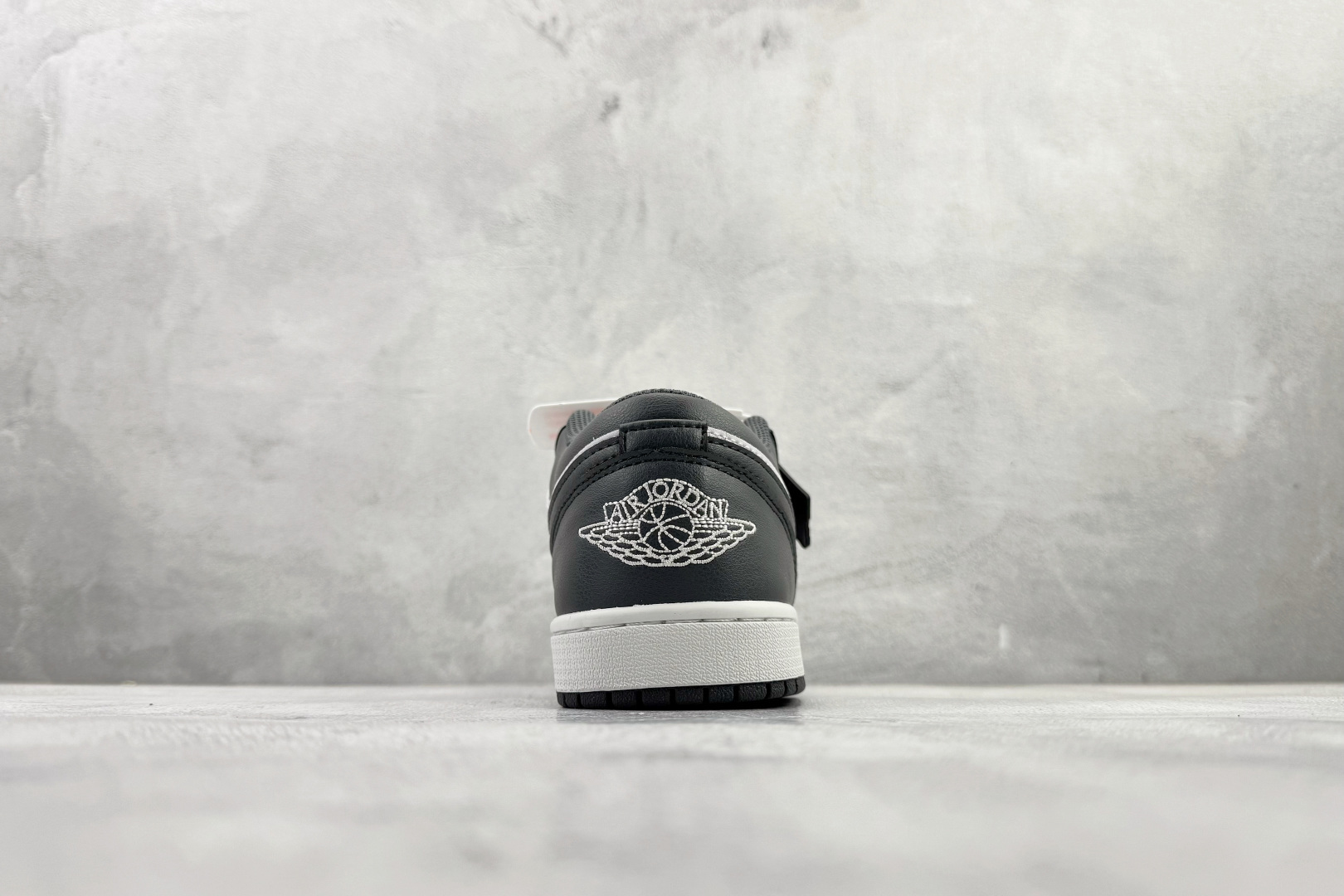 平台爆款 Jordan Air Jordan 1 Low 灰白 553558-044