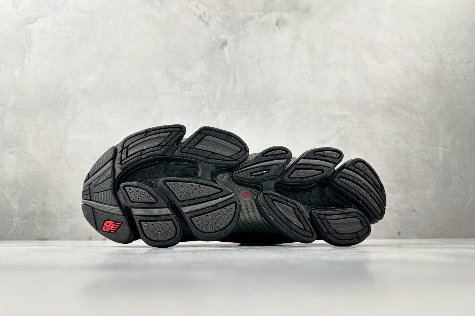 大厂出品 New Balance ABZORB 2000 黑红 U200028 大厂出品 New Balance ABZORB 2000 黑红 U200028