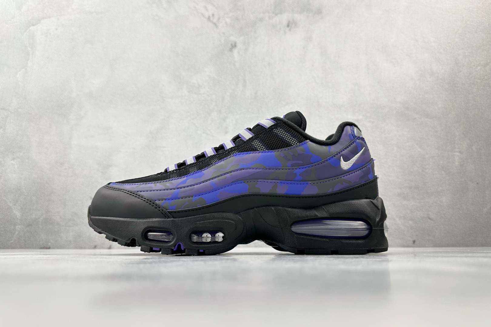 顶级完美复刻 Nike Air Max 95 黑色 HQ1973-500 顶级完美复刻 Nike Air Max 95 黑色 HQ1973-500