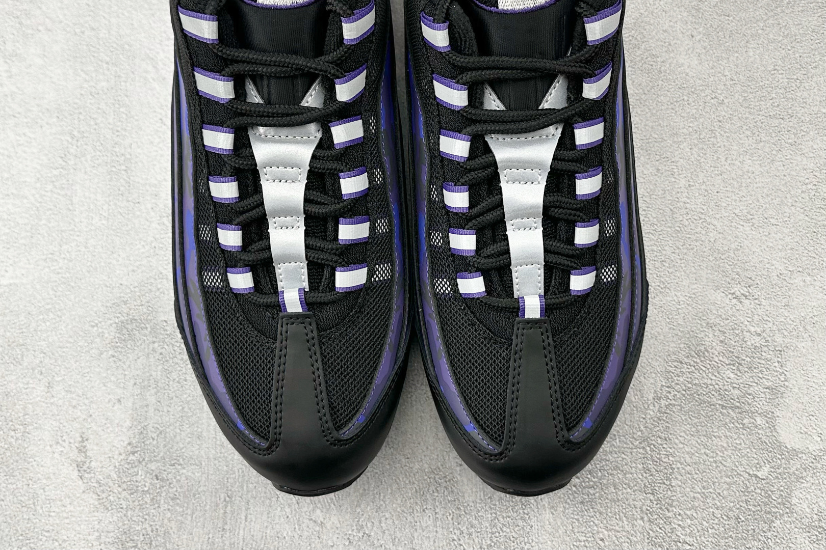 顶级完美复刻 Nike Air Max 95 黑色 HQ1973-500 顶级完美复刻 Nike Air Max 95 黑色 HQ1973-500