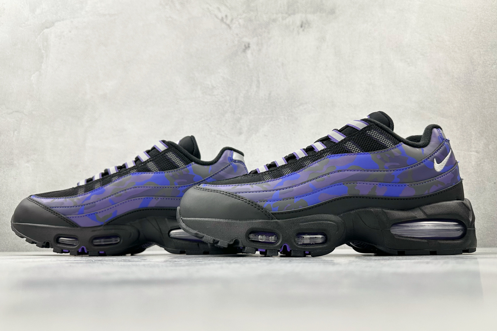 顶级完美复刻 Nike Air Max 95 黑色 HQ1973-500 顶级完美复刻 Nike Air Max 95 黑色 HQ1973-500