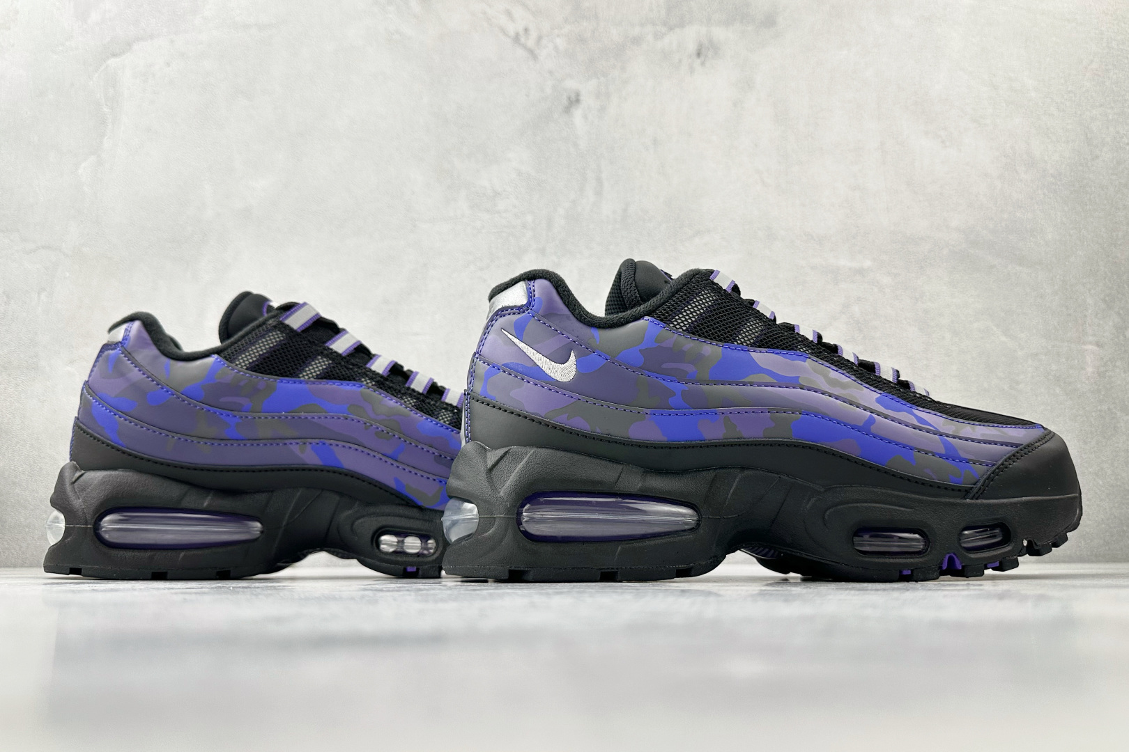 顶级完美复刻 Nike Air Max 95 黑色 HQ1973-500 顶级完美复刻 Nike Air Max 95 黑色 HQ1973-500