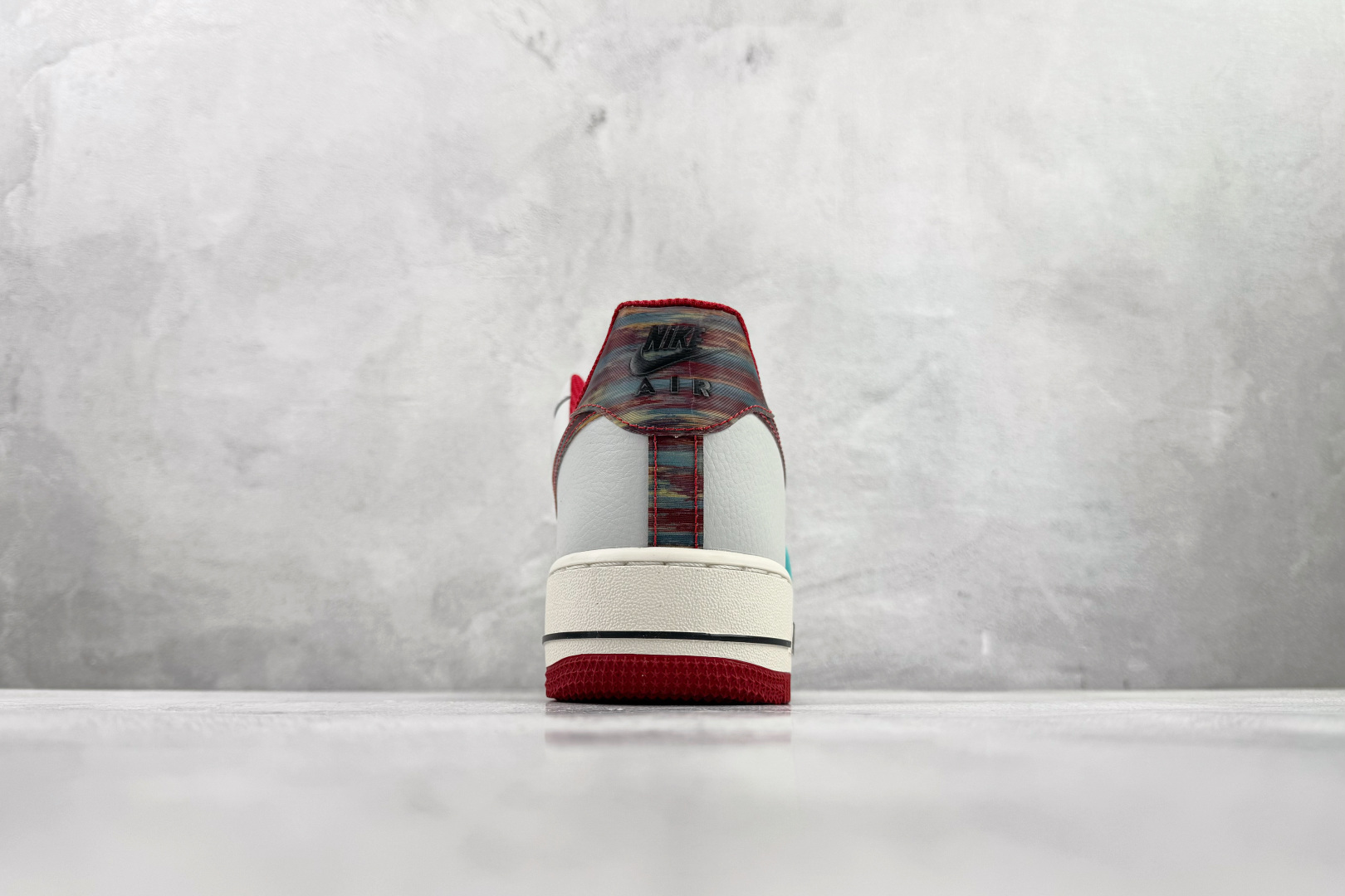 Nike Air Force 1 '07 灰白红 IM7380-030