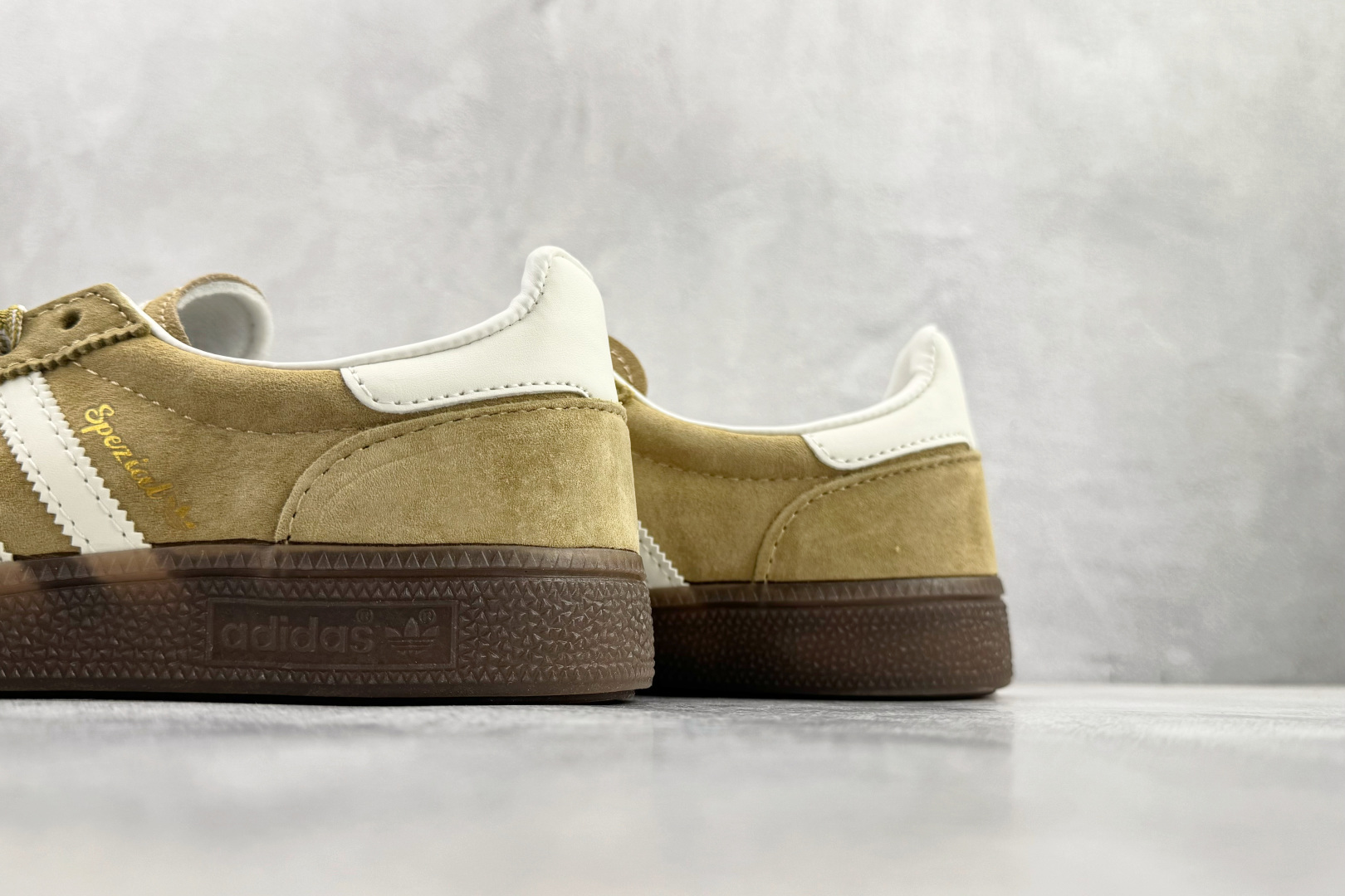 出口订单 adidas originals HANDBALL SPEZIAL 卡其棕 KI5939