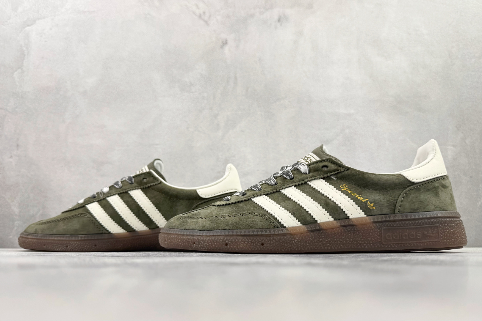 出口订单 adidas originals HANDBALL SPEZIAL 橄榄绿 KI5940 出口订单 adidas originals HANDBALL SPEZIAL 橄榄绿 KI5940