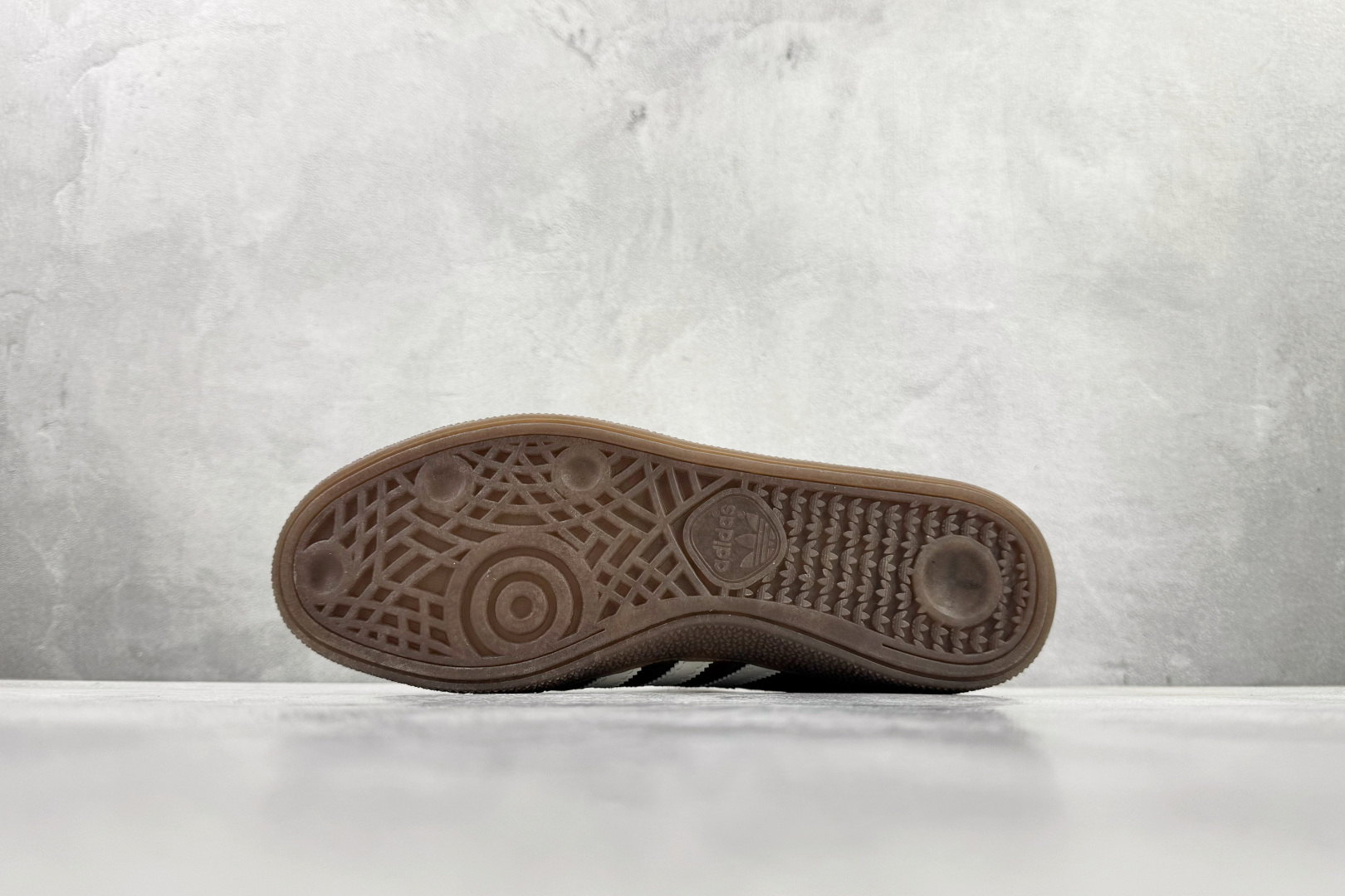出口订单 adidas originals HANDBALL SPEZIAL 橄榄绿 KI5940 出口订单 adidas originals HANDBALL SPEZIAL 橄榄绿 KI5940