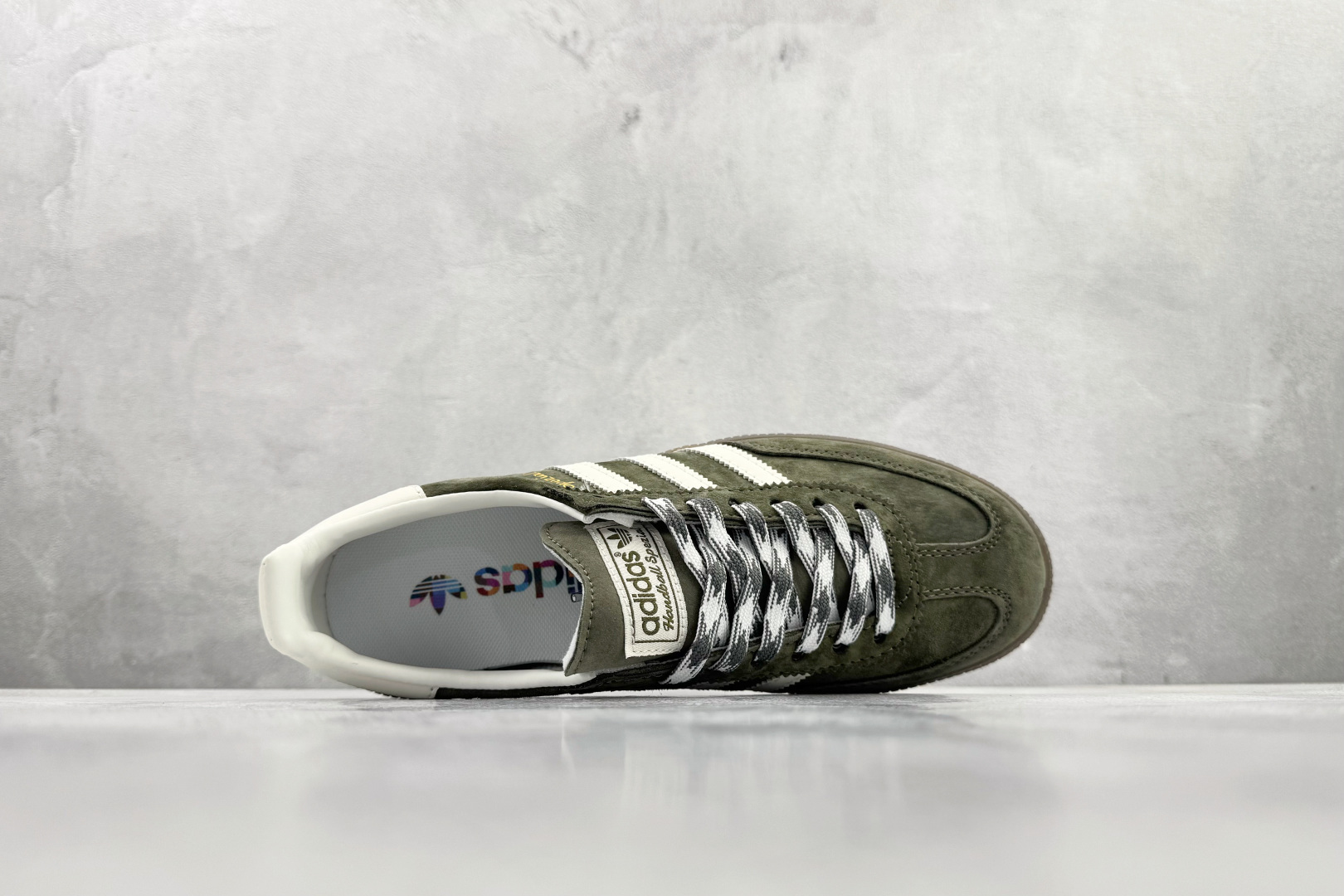 出口订单 adidas originals HANDBALL SPEZIAL 橄榄绿 KI5940 出口订单 adidas originals HANDBALL SPEZIAL 橄榄绿 KI5940