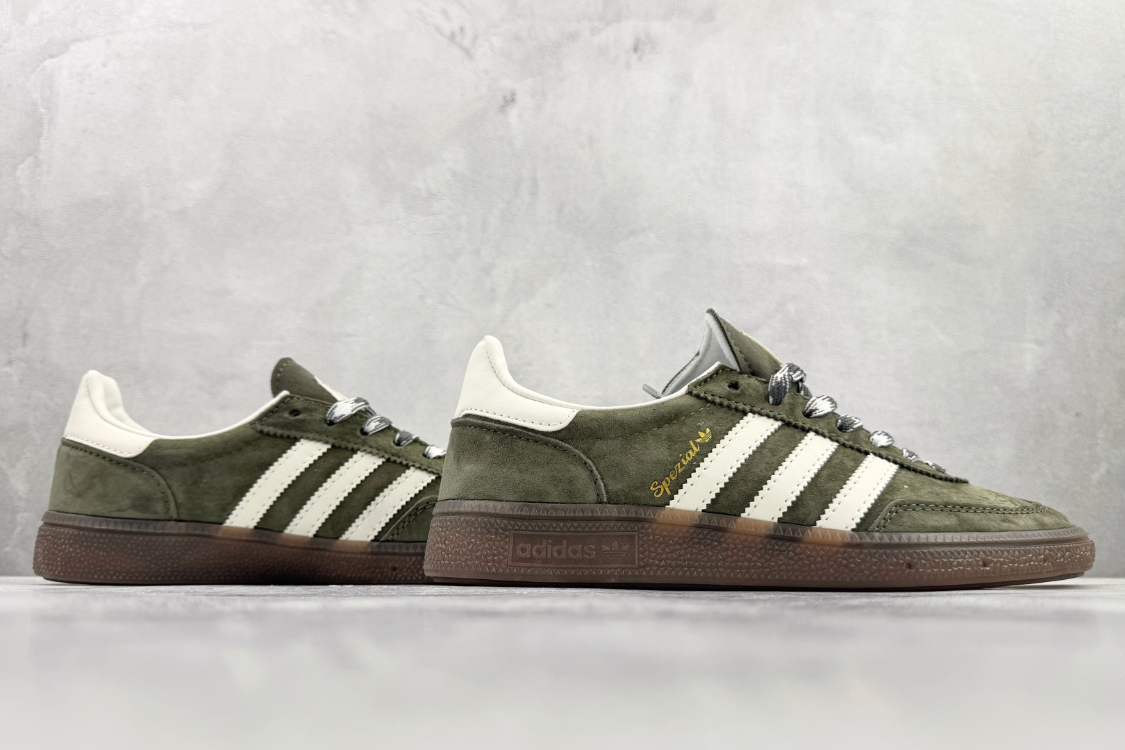 出口订单 adidas originals HANDBALL SPEZIAL 橄榄绿 KI5940 出口订单 adidas originals HANDBALL SPEZIAL 橄榄绿 KI5940