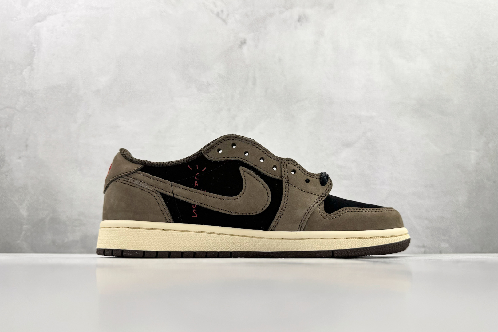 平台爆款 Travis Scott x Jordan Air Jordan 1 Low TS SP 倒钩1.0 深棕 CQ4277-001