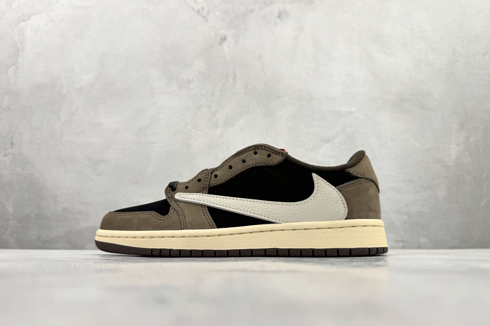 平台爆款 Travis Scott x Jordan Air Jordan 1 Low TS SP 倒钩1.0 深棕 CQ4277-001