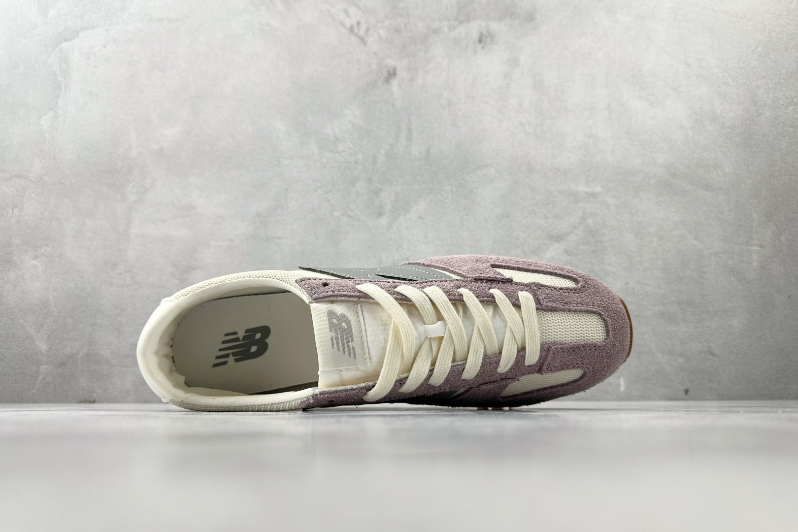 FK 特价本地元旦特价最强性价比 New Balance NB 471 米紫色货号：U471AL尺码：3