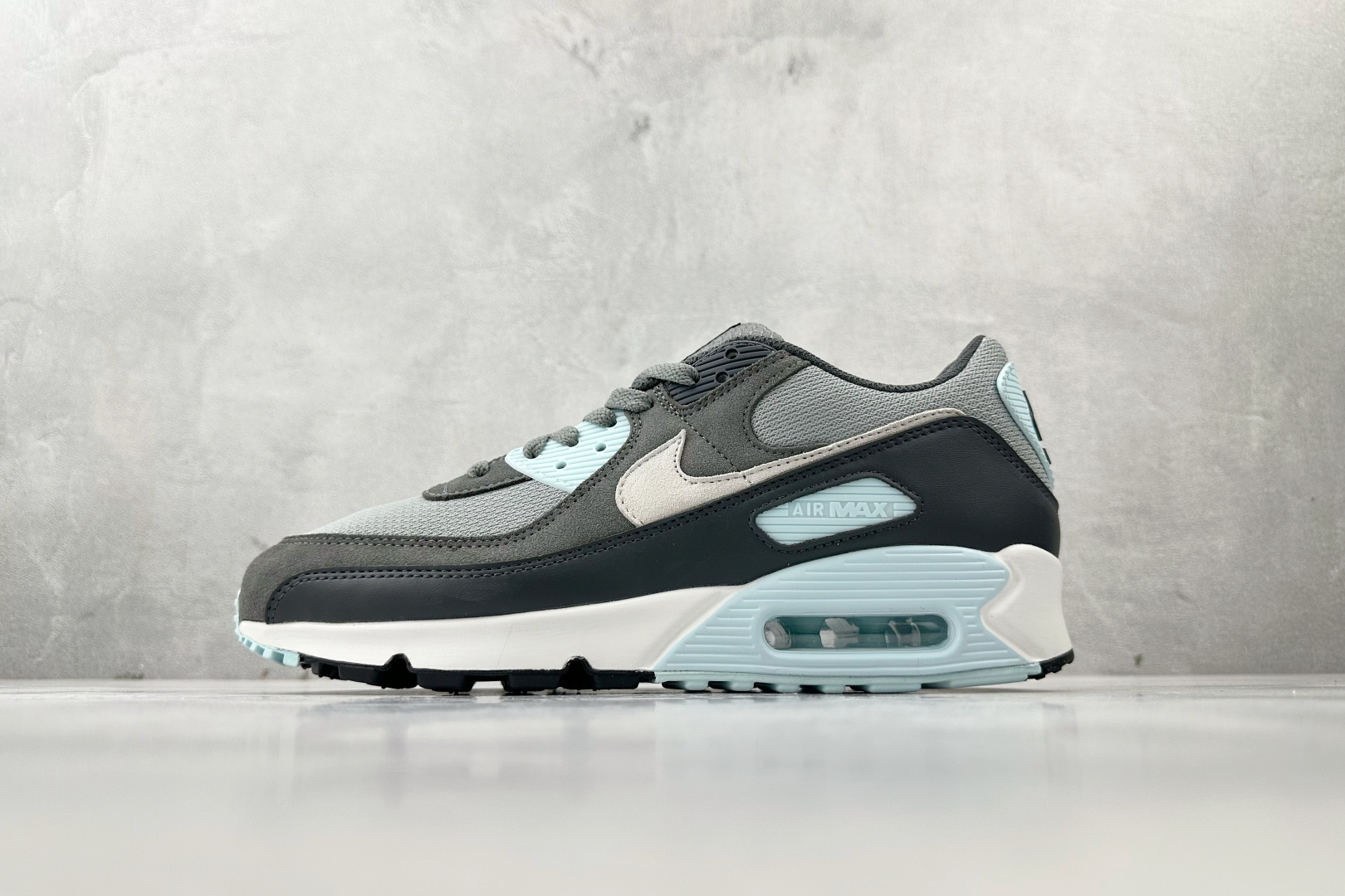 XP 本地平台专供 Nike Air Max 90灰黑货号：DM0029-009尺码：40 40.5 4