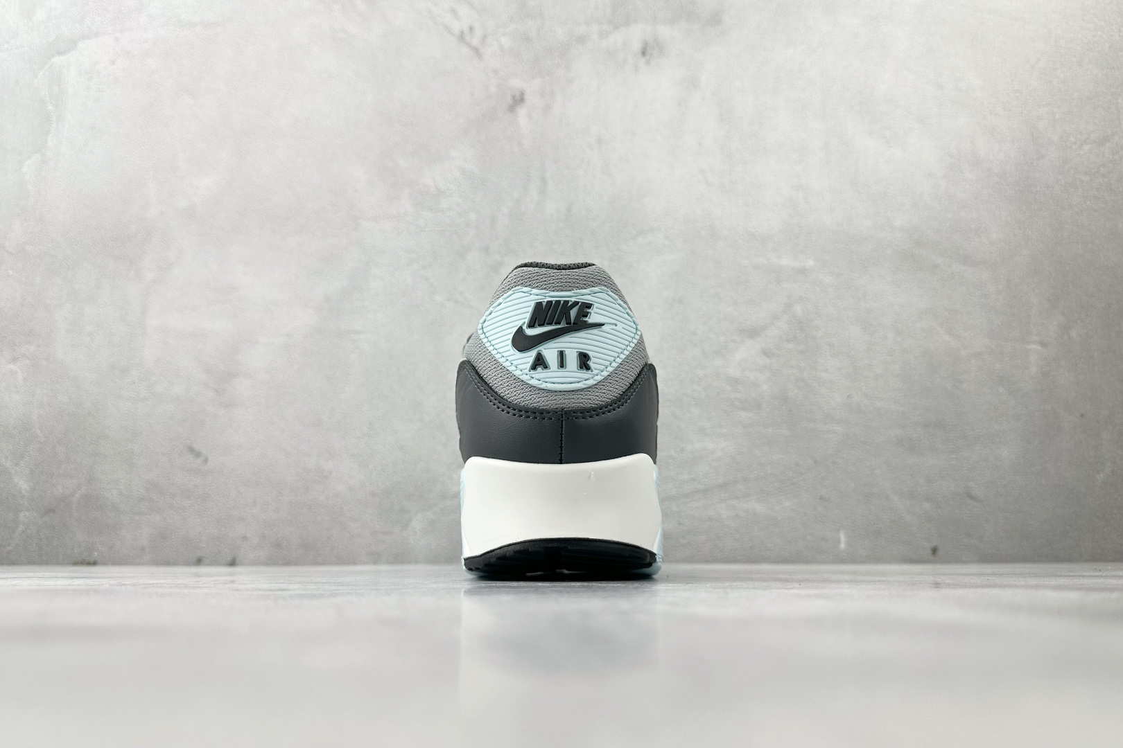 XP 本地平台专供 Nike Air Max 90灰黑货号：DM0029-009尺码：40 40.5 4