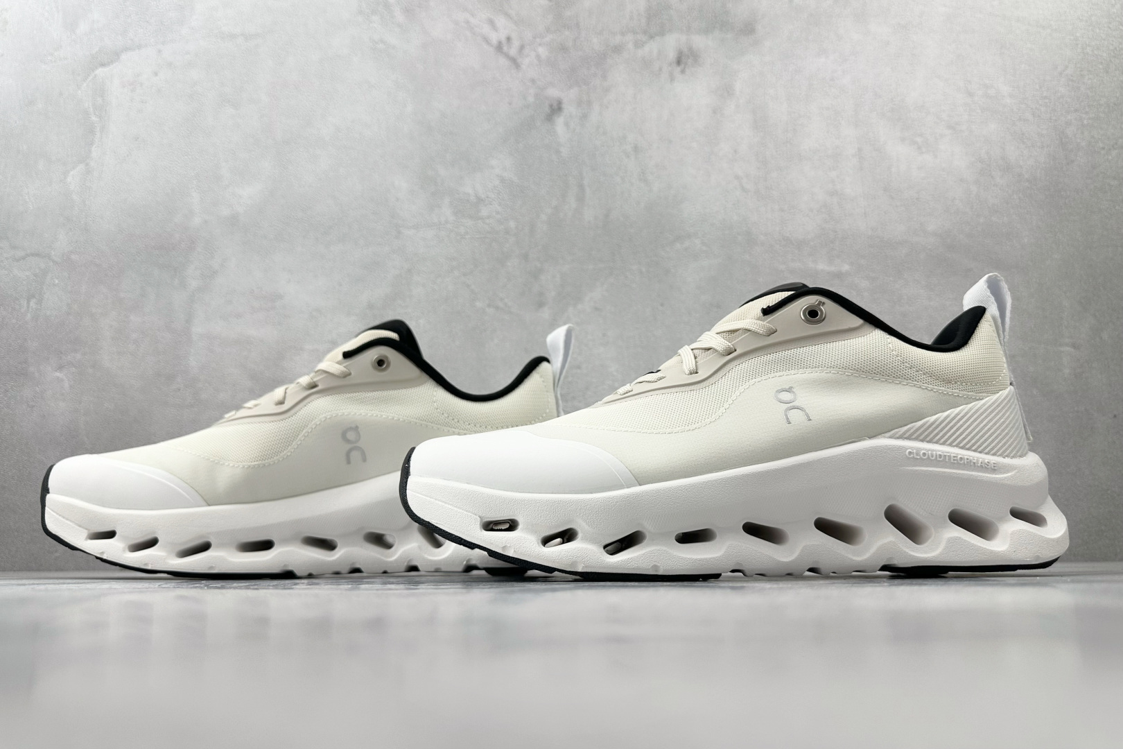 On昂跑 x LOEWE罗意威 Cloudtilt 2 米白 3WE1087 On昂跑 x LOEWE罗意威 Cloudtilt 2 米白 3WE1087