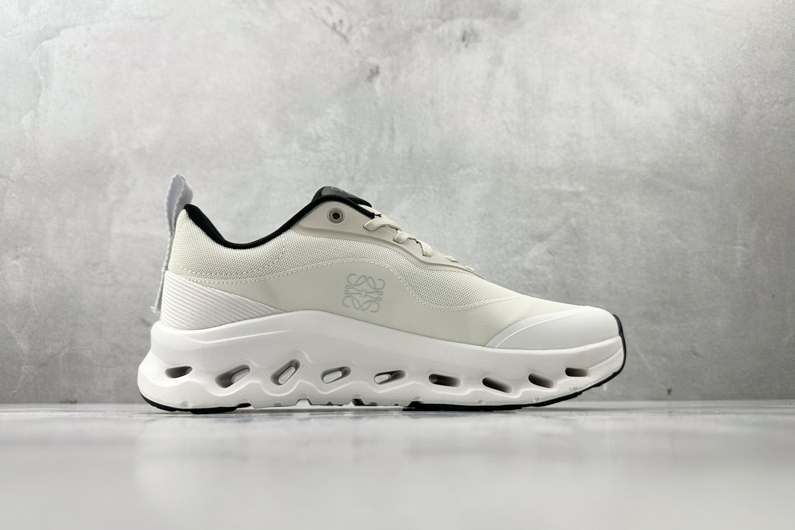 On昂跑 x LOEWE罗意威 Cloudtilt 2 米白 3WE1087 On昂跑 x LOEWE罗意威 Cloudtilt 2 米白 3WE1087