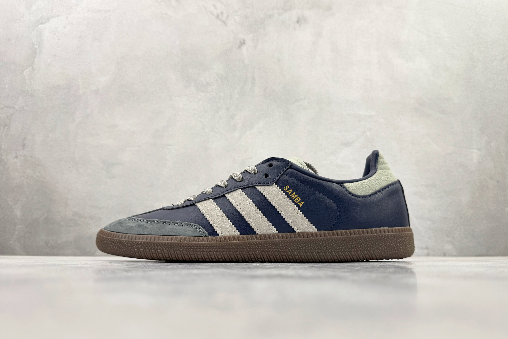 出口订单 adidas originals SAMBA 藏蓝 KI8888 出口订单 adidas originals SAMBA 藏蓝 KI8888