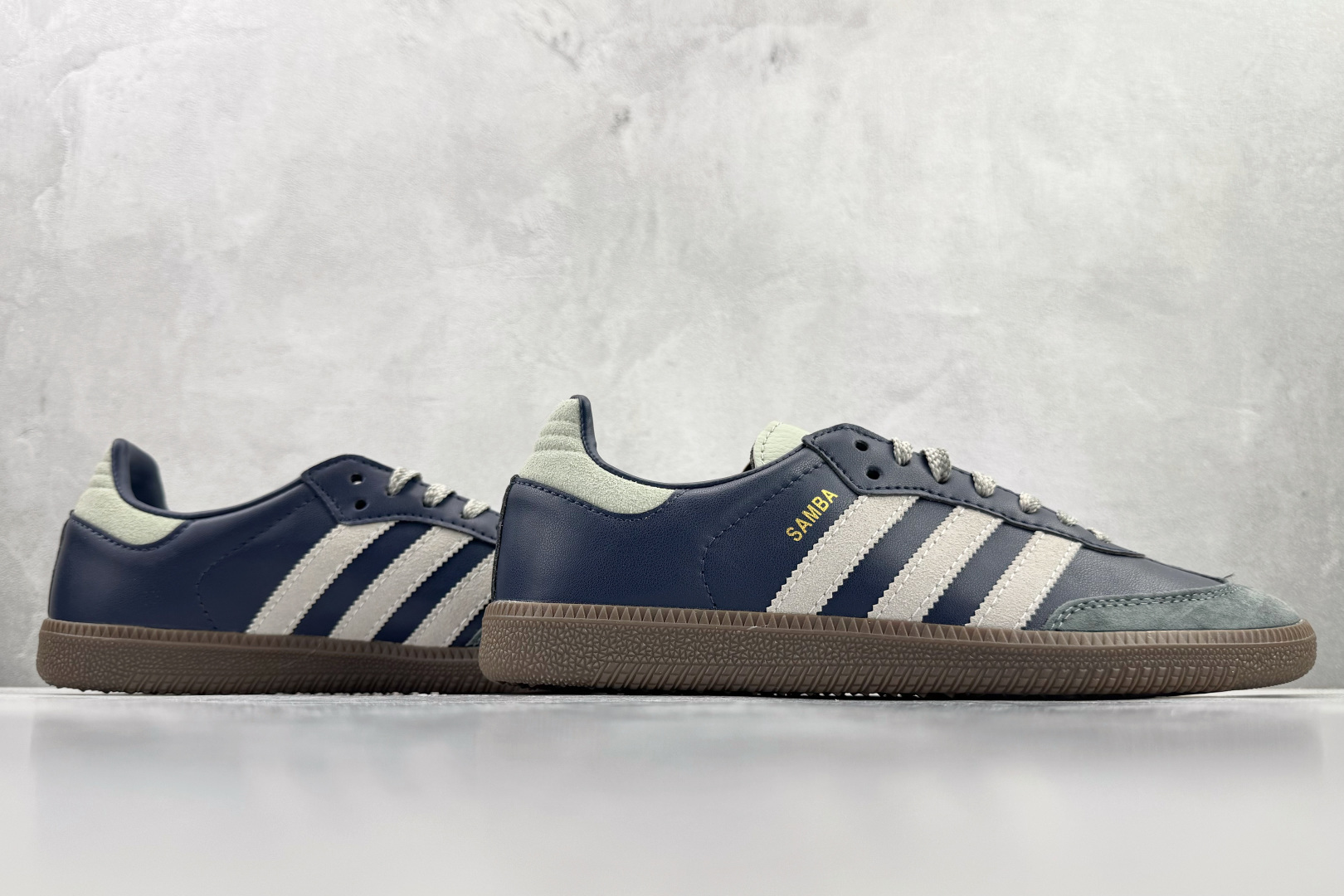 出口订单 adidas originals SAMBA 藏蓝 KI8888 出口订单 adidas originals SAMBA 藏蓝 KI8888