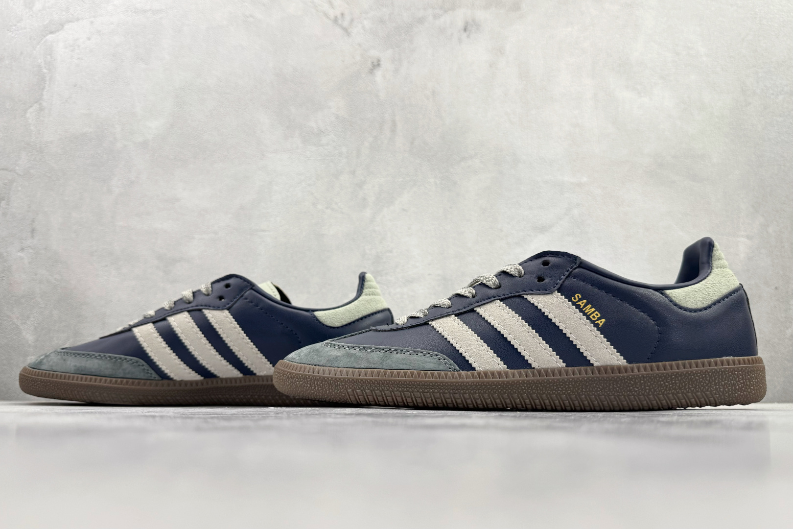 出口订单 adidas originals SAMBA 藏蓝 KI8888 出口订单 adidas originals SAMBA 藏蓝 KI8888