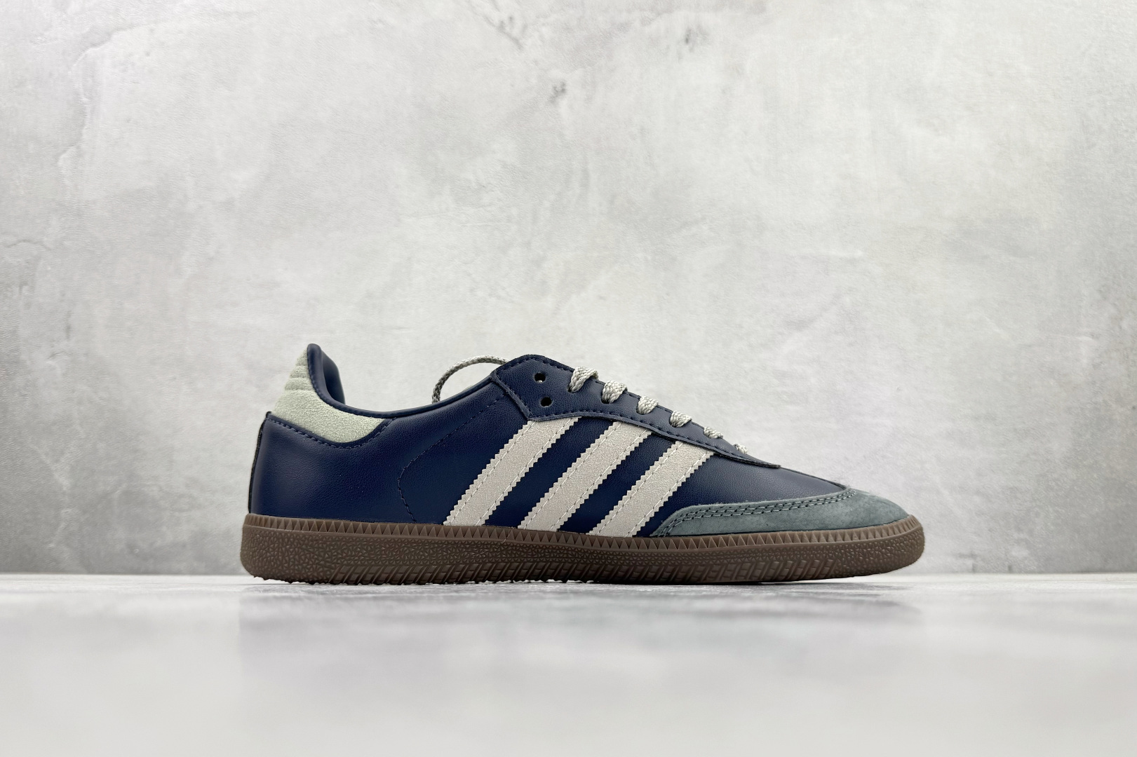 出口订单 adidas originals SAMBA 藏蓝 KI8888 出口订单 adidas originals SAMBA 藏蓝 KI8888
