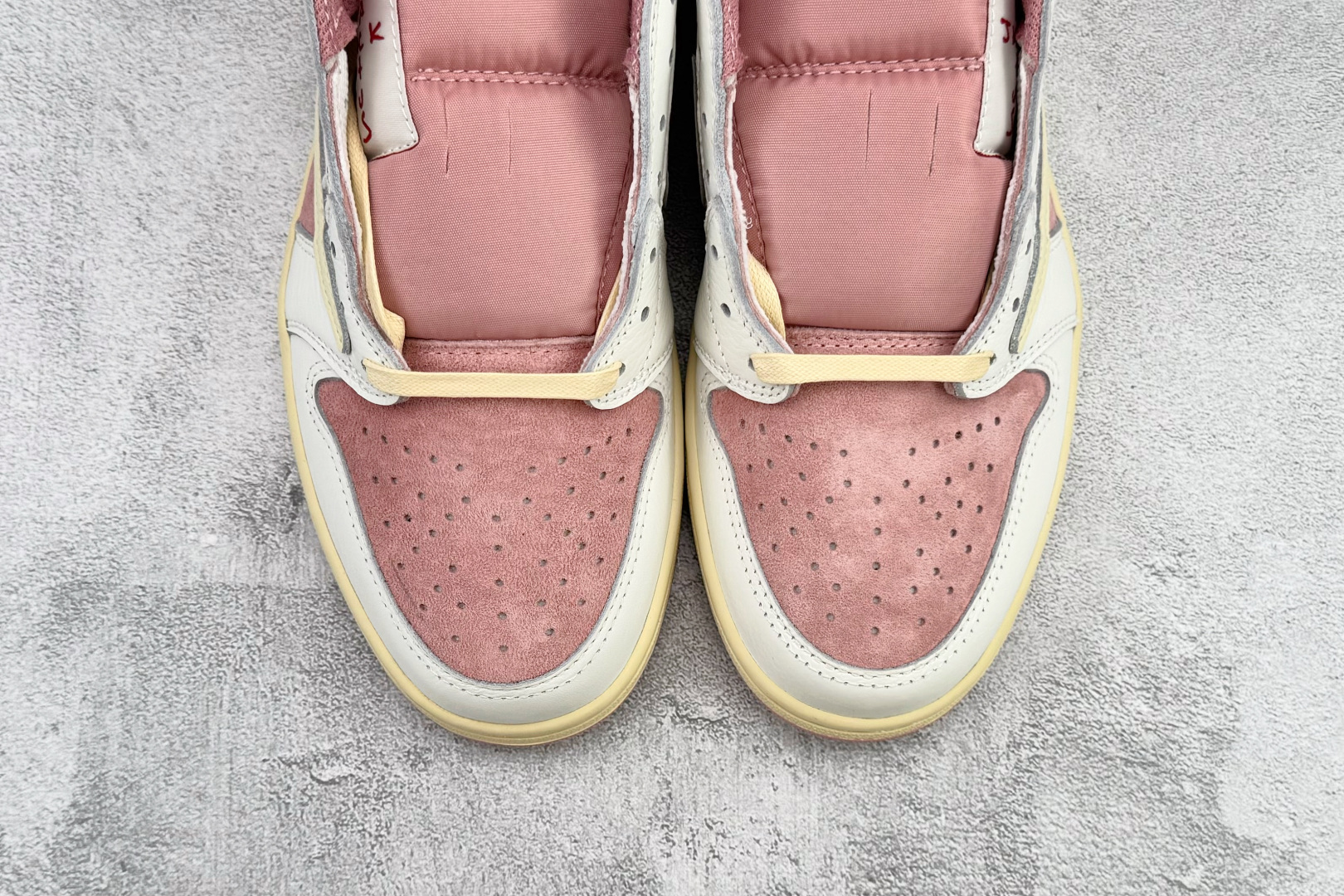 平台爆款 Travis Scott x Jordan Air Jordan 1 粉红色 DM7866-600 平台爆款 Travis Scott x Jordan Air Jordan 1 粉红色 DM7866-600