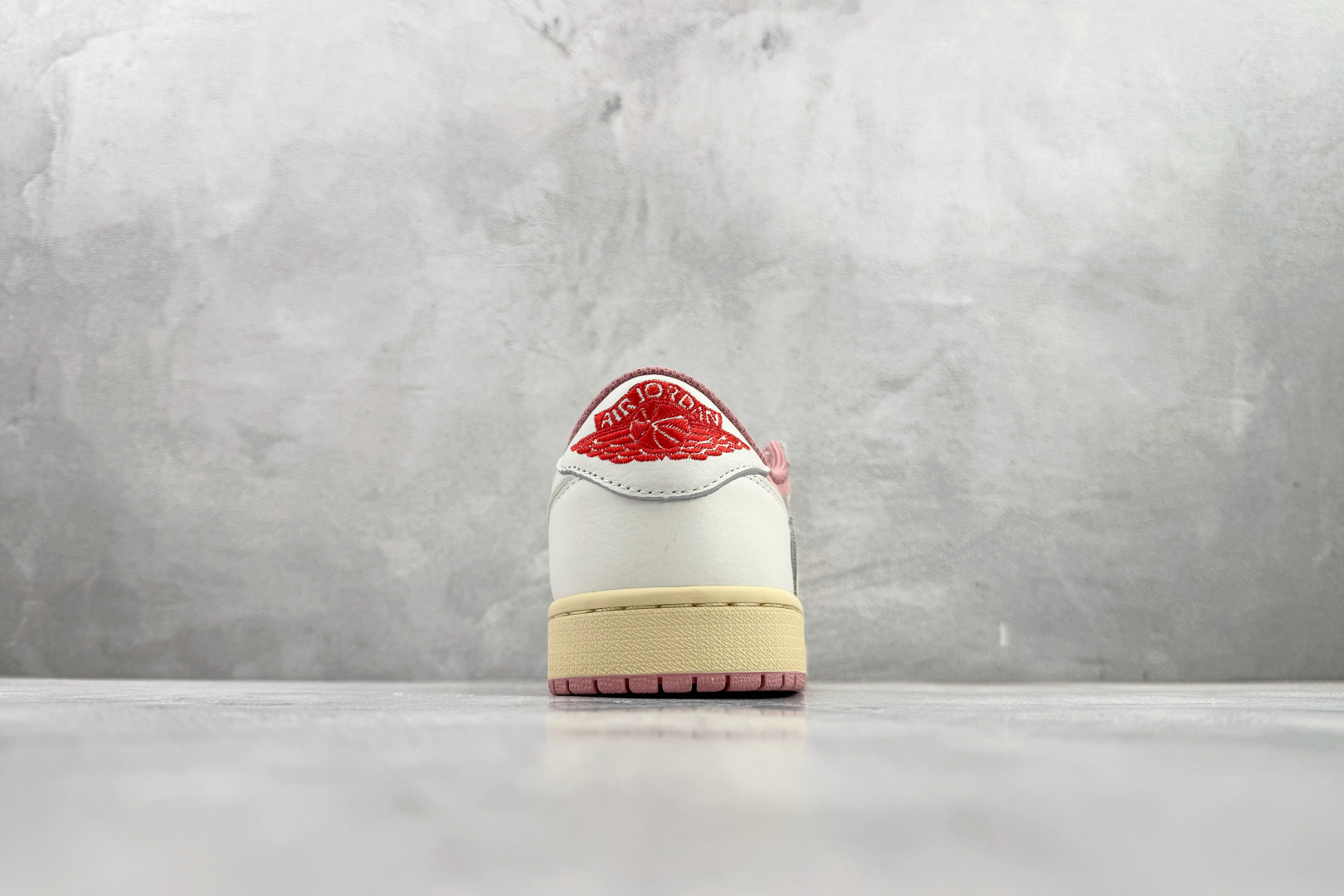 平台爆款 Travis Scott x Jordan Air Jordan 1 粉红色 DM7866-600 平台爆款 Travis Scott x Jordan Air Jordan 1 粉红色 DM7866-600